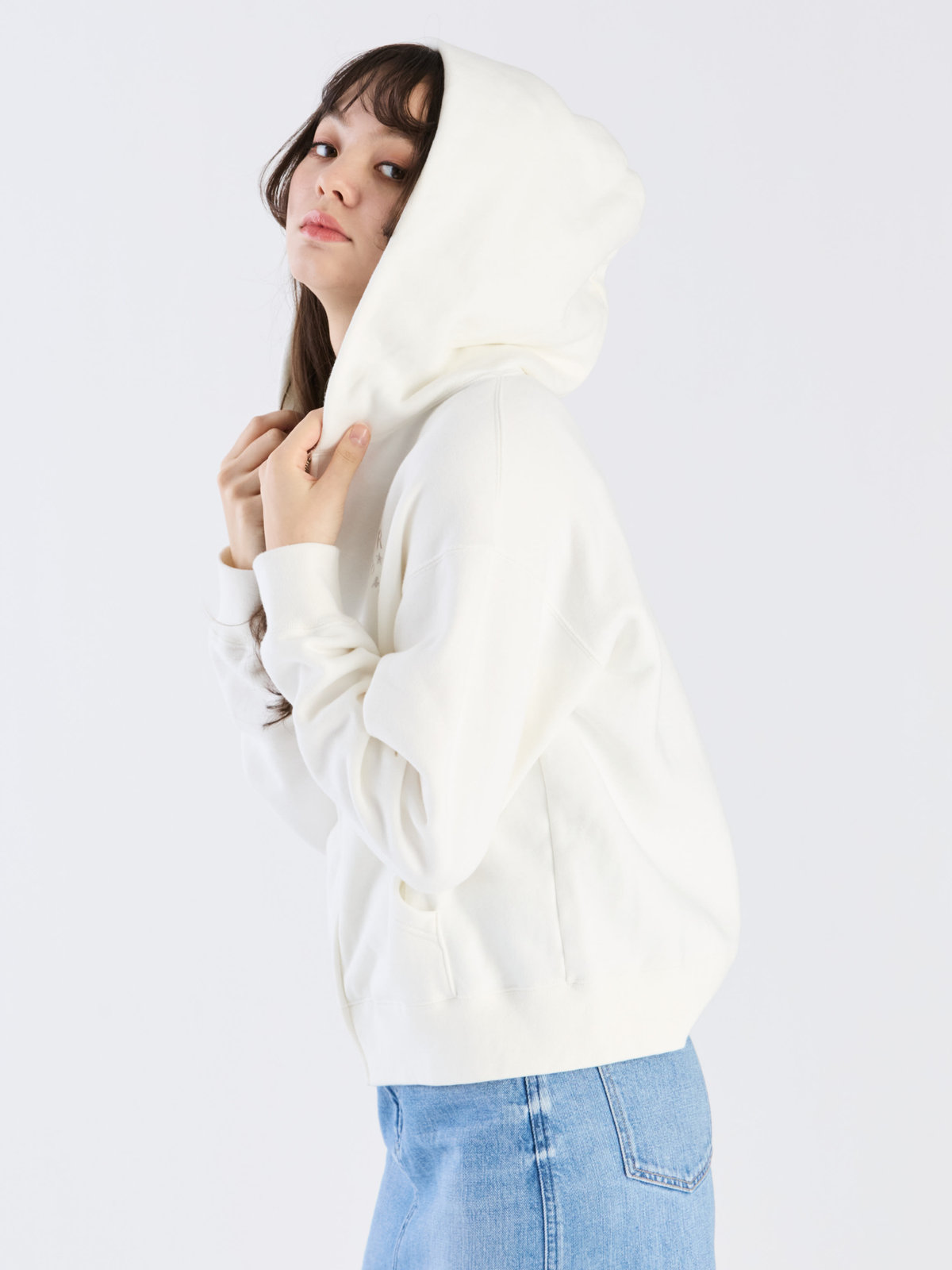 To b. by agnès b. 【Outlet】To b. by agnes b. x RED CARD TOKYO ZIP UP HOODIE ジップアップフーディー オフホワイト