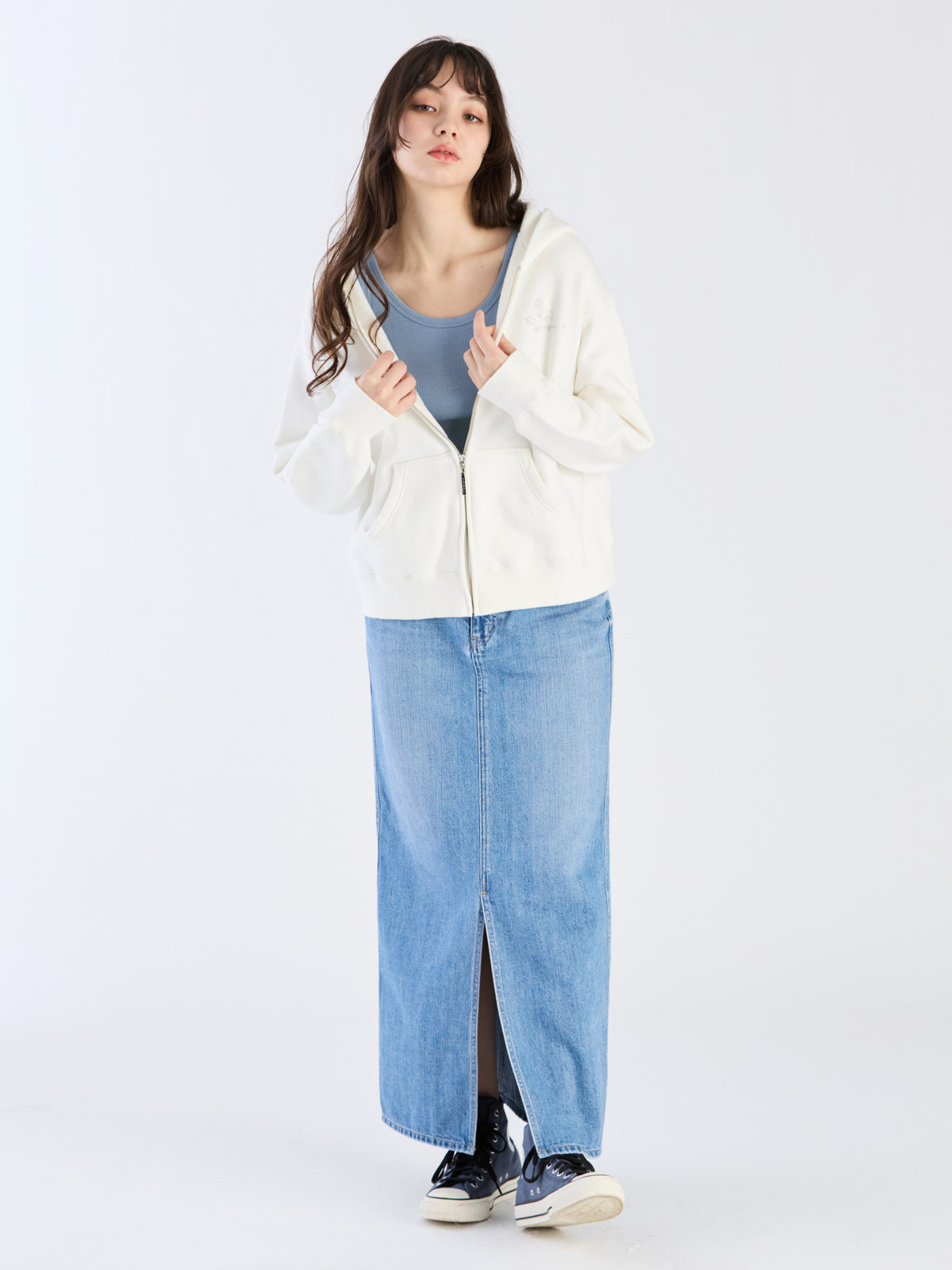 To b. by agnès b. 【Outlet】To b. by agnes b. x RED CARD TOKYO ZIP UP HOODIE ジップアップフーディー オフホワイト