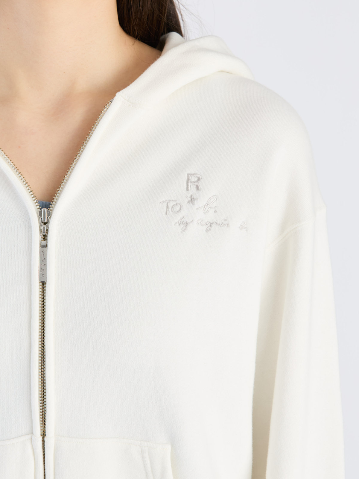 To b. by agnès b. 【Outlet】To b. by agnes b. x RED CARD TOKYO ZIP UP HOODIE ジップアップフーディー オフホワイト