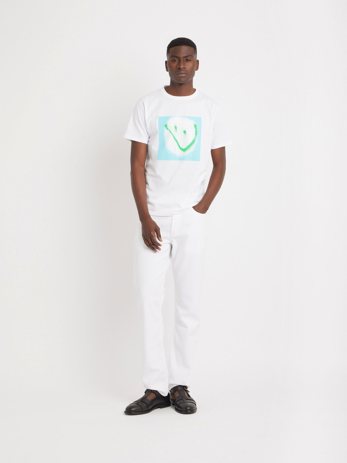 HOMME メンズ メンズ オーガニックコットン プリント 半袖 アーティスト Tシャツ ”KATSU” ホワイト