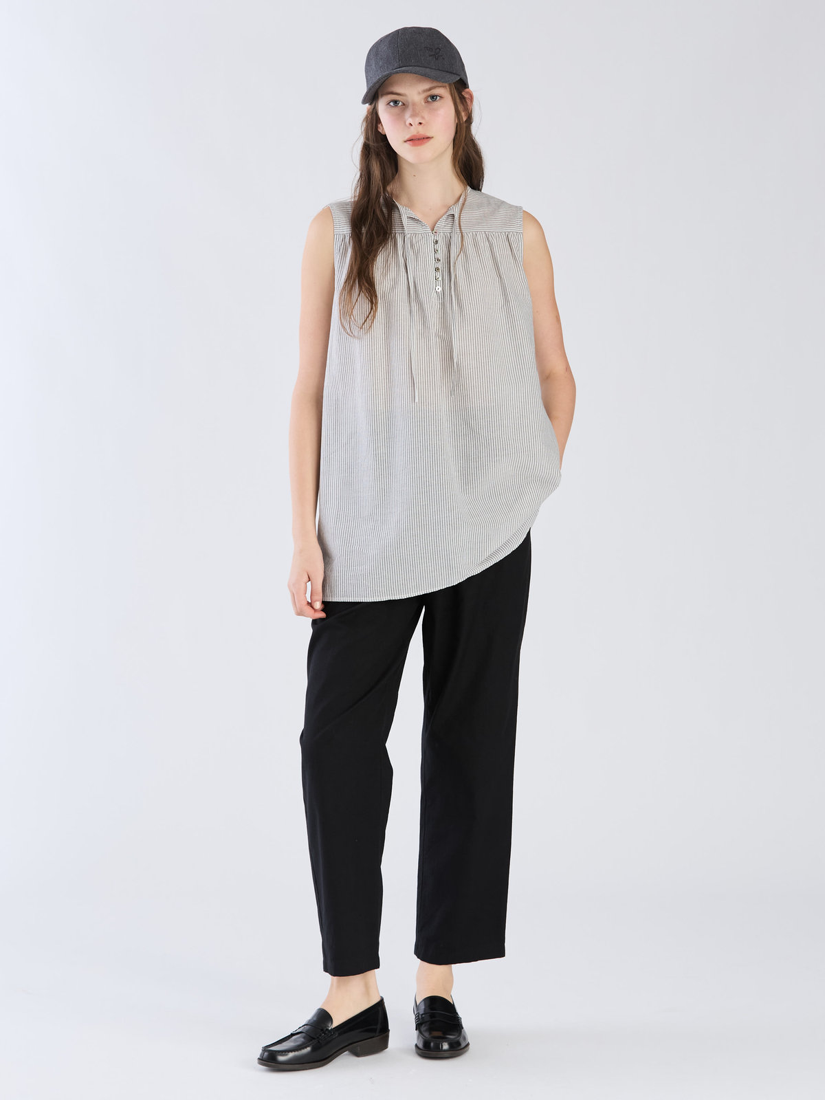 To b. by agnès b. 【Outlet】ストライプ コットンボイル ノースリーブ ブラウス ブラック