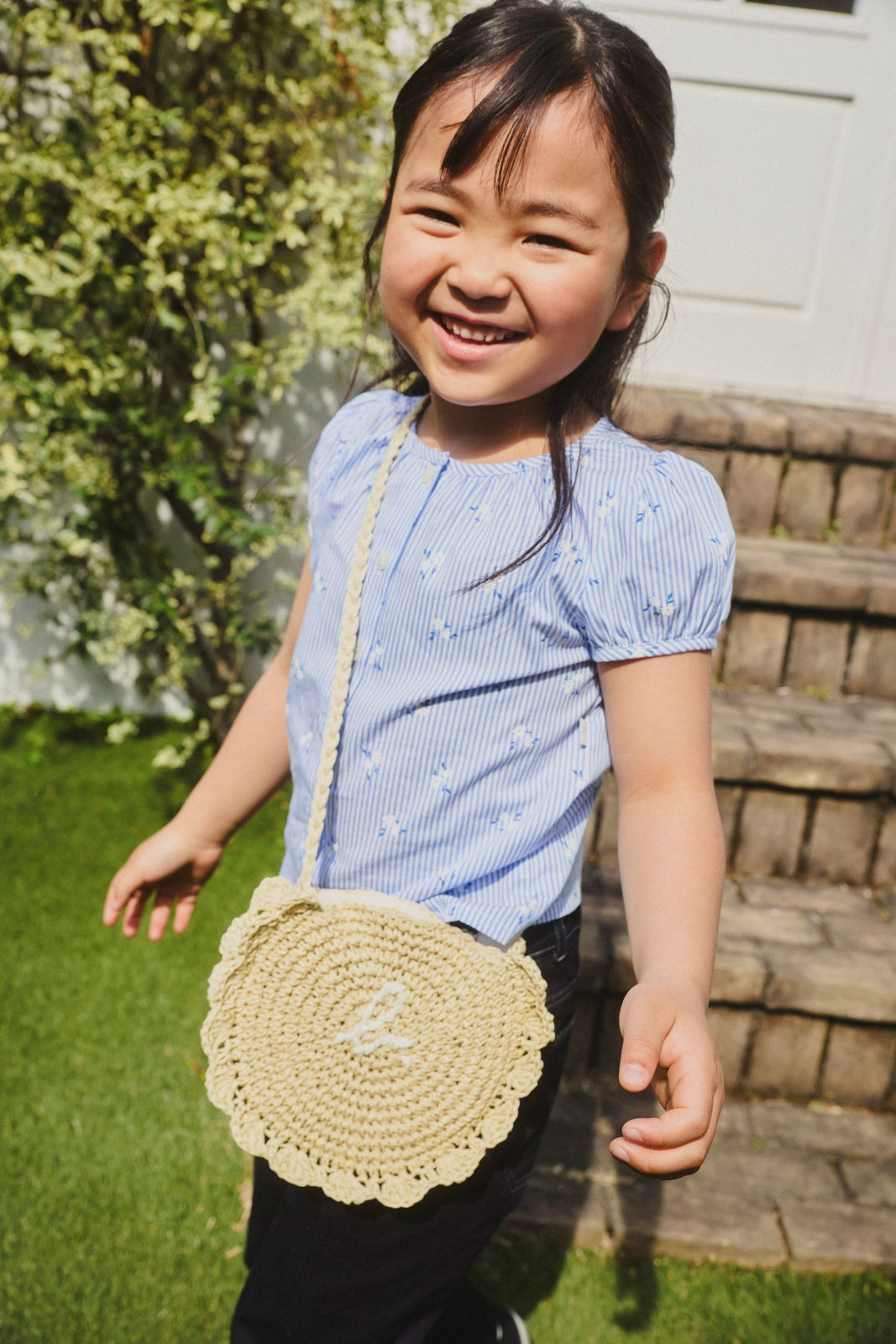 ENFANT ユニセックス キッズ "b." ロゴ 刺繍 サークル ショルダーバッグ オフホワイト