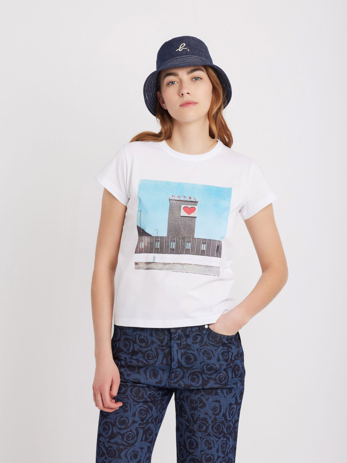 FEMME ウィメンズ コットン プリント 半袖 アーティスト Tシャツ ”Francois Prost” ホワイト