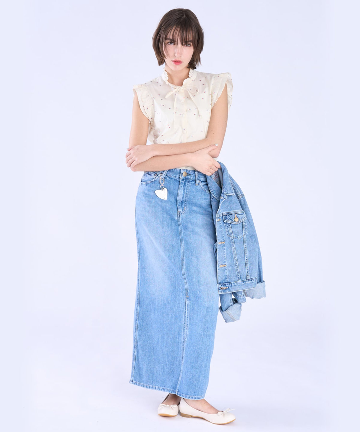 To b. by agnès b. ミニフラワー コットン ノースリーブ フリル ブラウス ホワイト