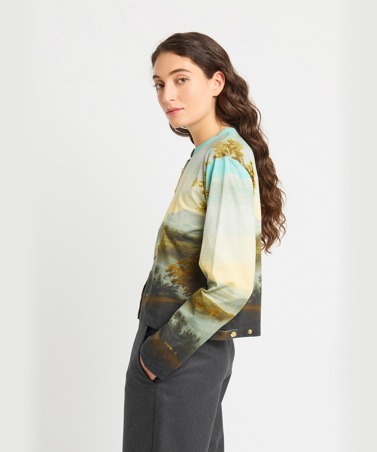 FEMME ウィメンズ agnes b. x Le Louvre フォトプリント コットン 長袖 カーディガン "Paysage avec un berger" マルチ