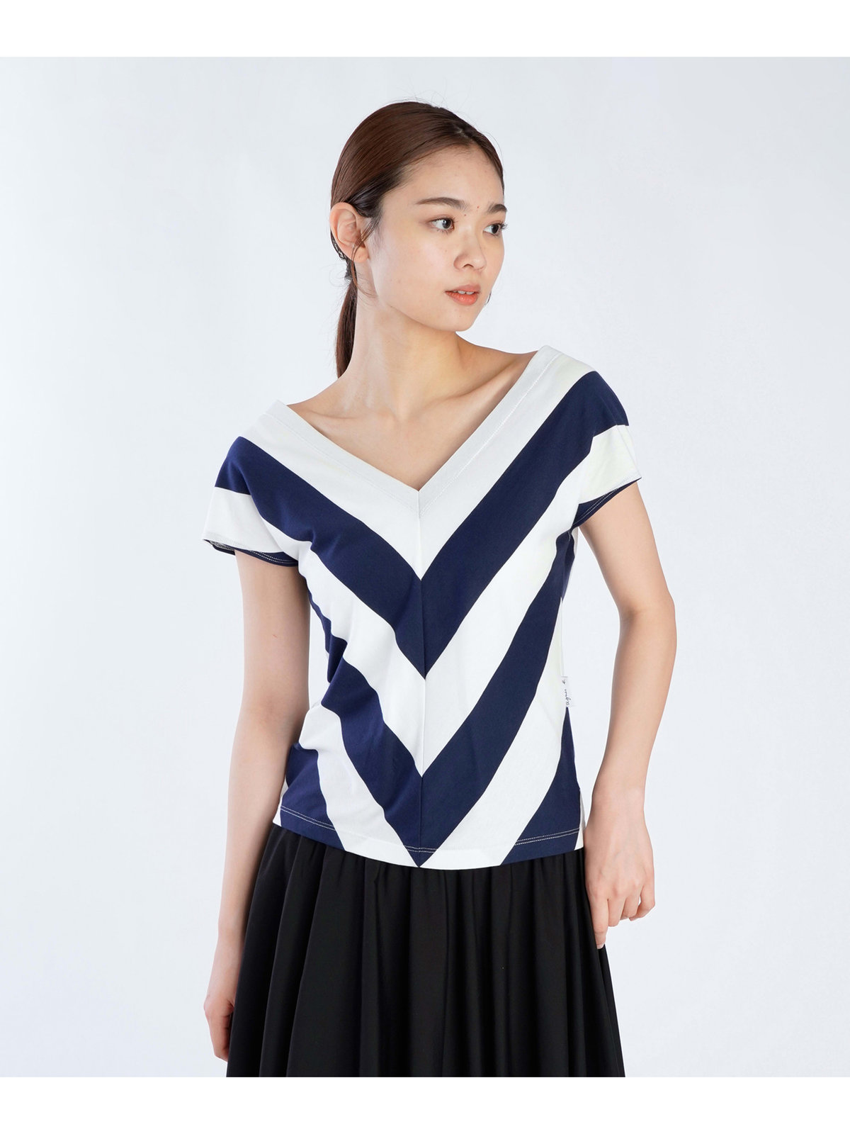 FEMME ウィメンズ 斜線ストライプ コットン Vネック ノースリーブ Tシャツ ”Mellie” ネイビー×ホワイト