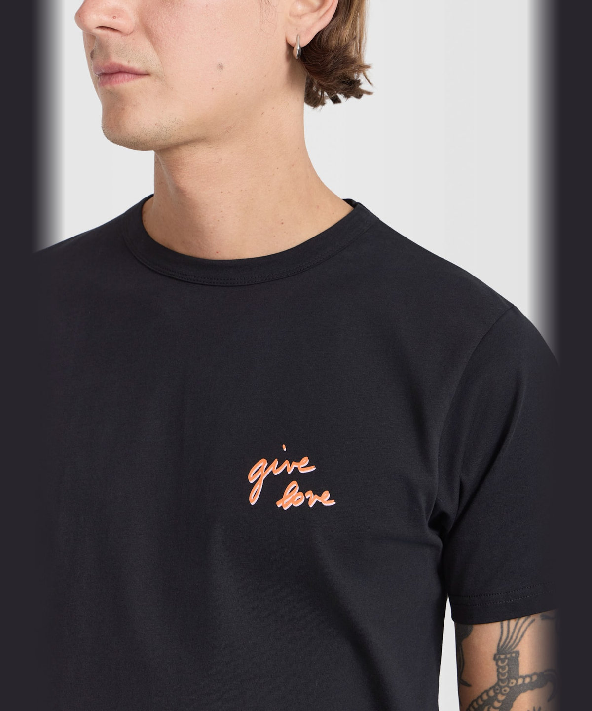 FEMME ウィメンズ メッセージ プリント コットン 半袖 Tシャツ "Give love" ブラック