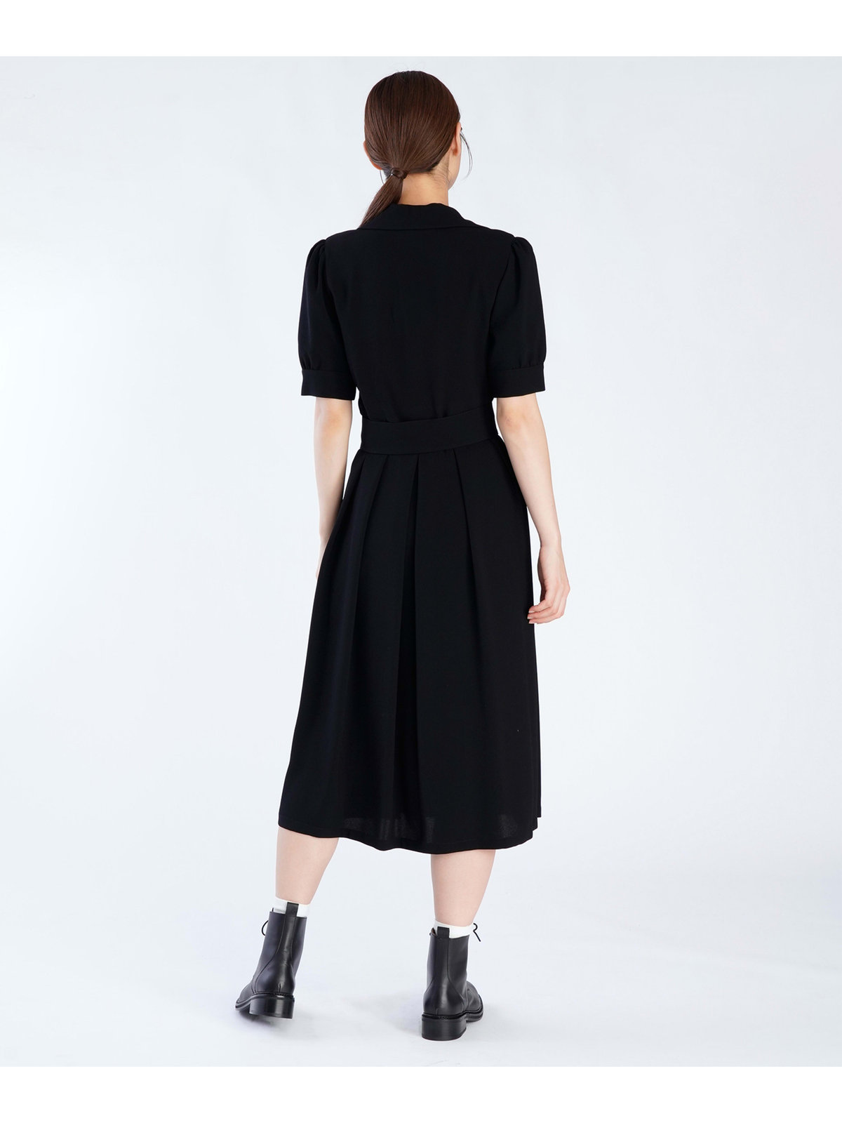 FEMME ウィメンズ ブラック トリアセテート クレープ オープンカラー 半袖 ワンピース ”Marilor” ブラック