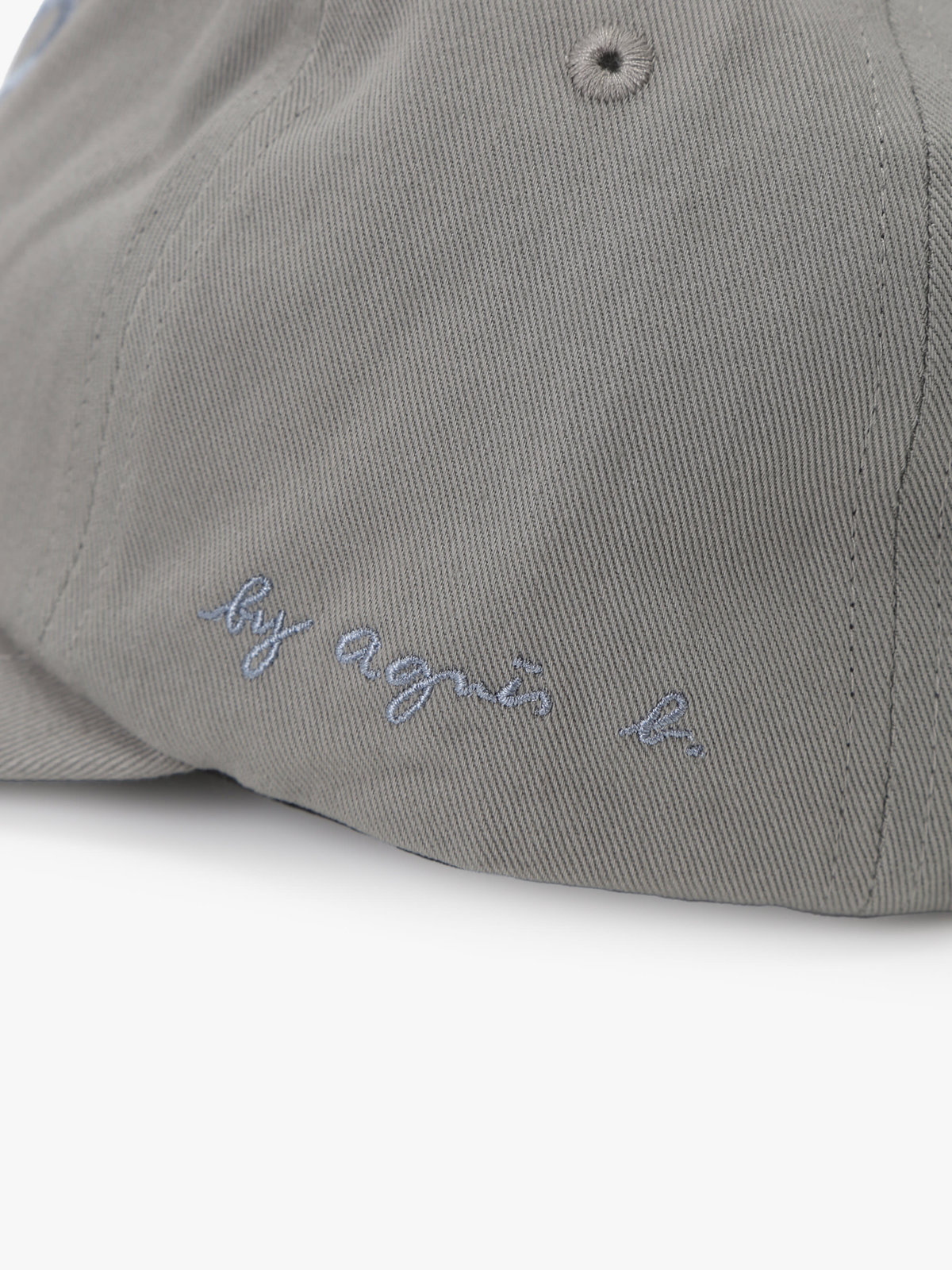 To b. by agnès b. ”To b.” ビッグロゴ 刺繍 キャップ グレー