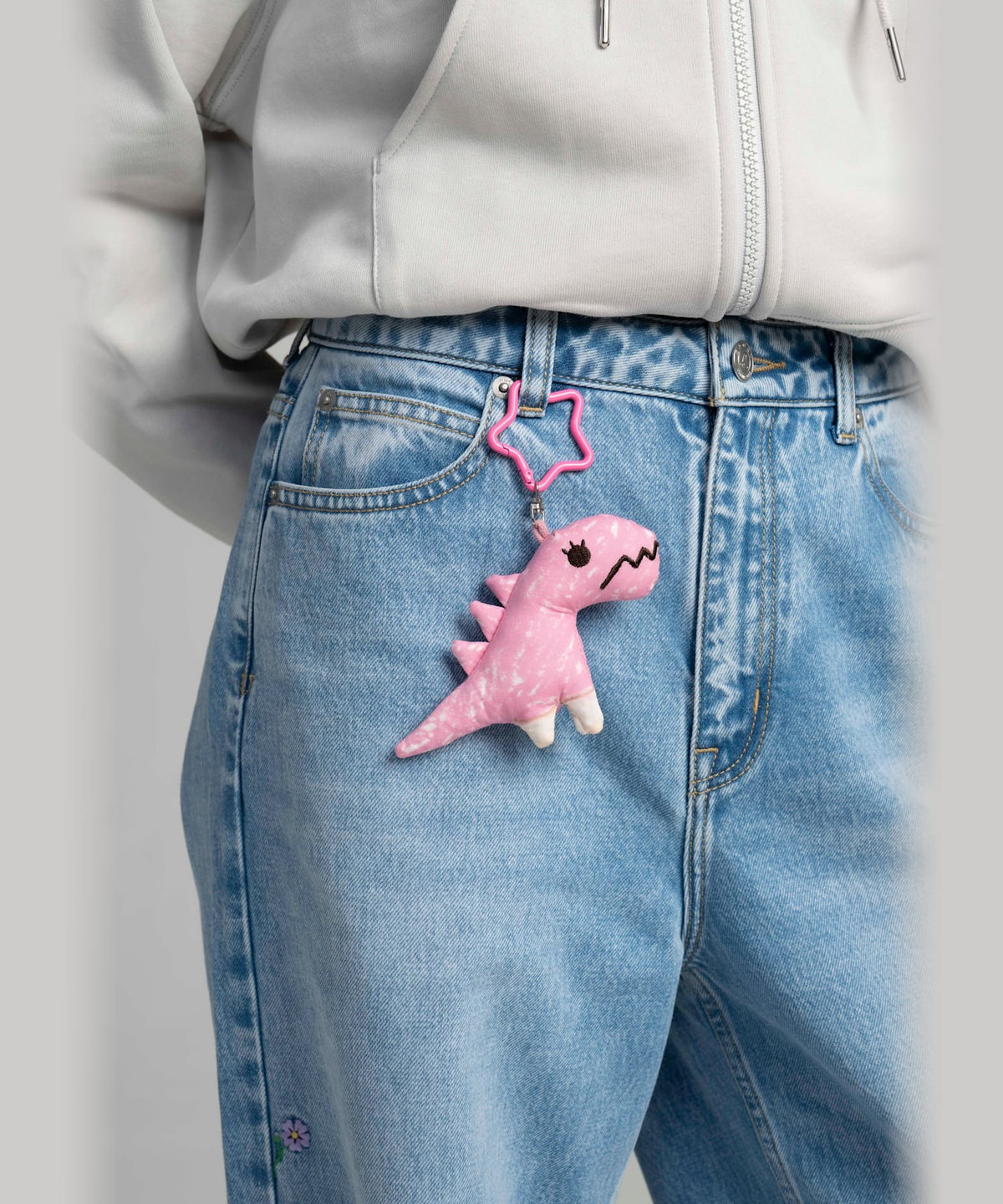 FEMME ウィメンズ SPORT b. ディノ コットン スケッチ キーチェーン "Jessica Ng" ピンク系その他