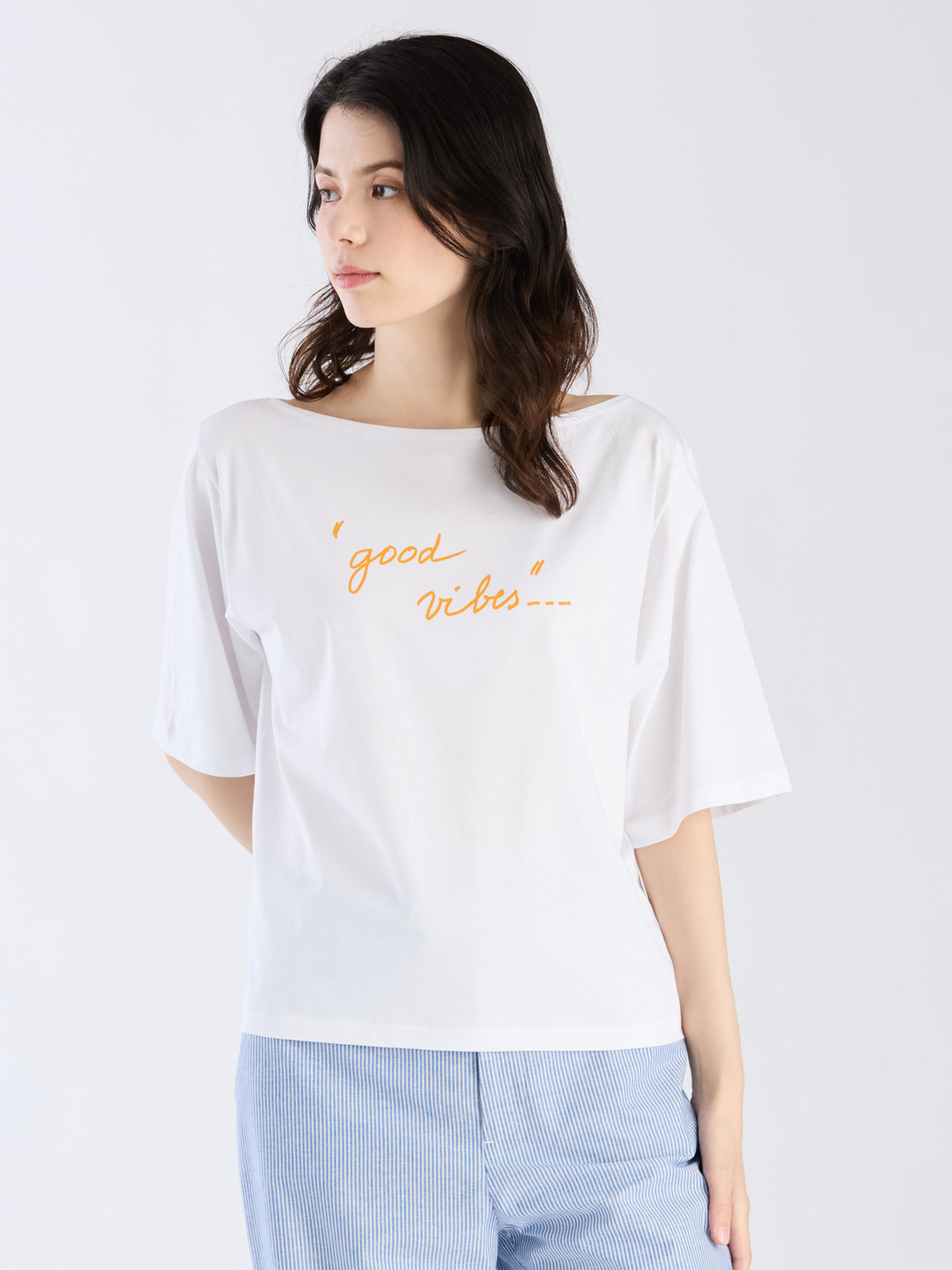 FEMME ウィメンズ 【Outlet】プリント オーガニックコットン ボートネック 5分袖Tシャツ "good vibes/ bad vibes" ホワイト