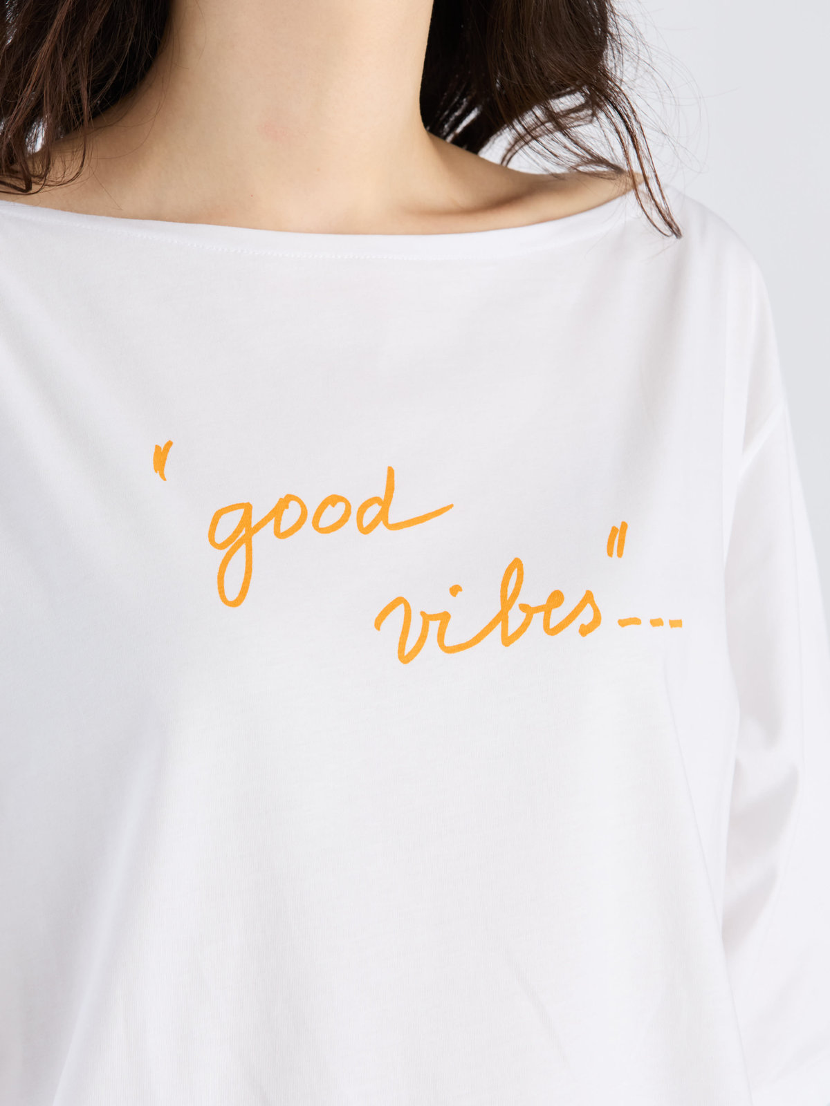 FEMME ウィメンズ 【Outlet】プリント オーガニックコットン ボートネック 5分袖Tシャツ "good vibes/ bad vibes" ホワイト