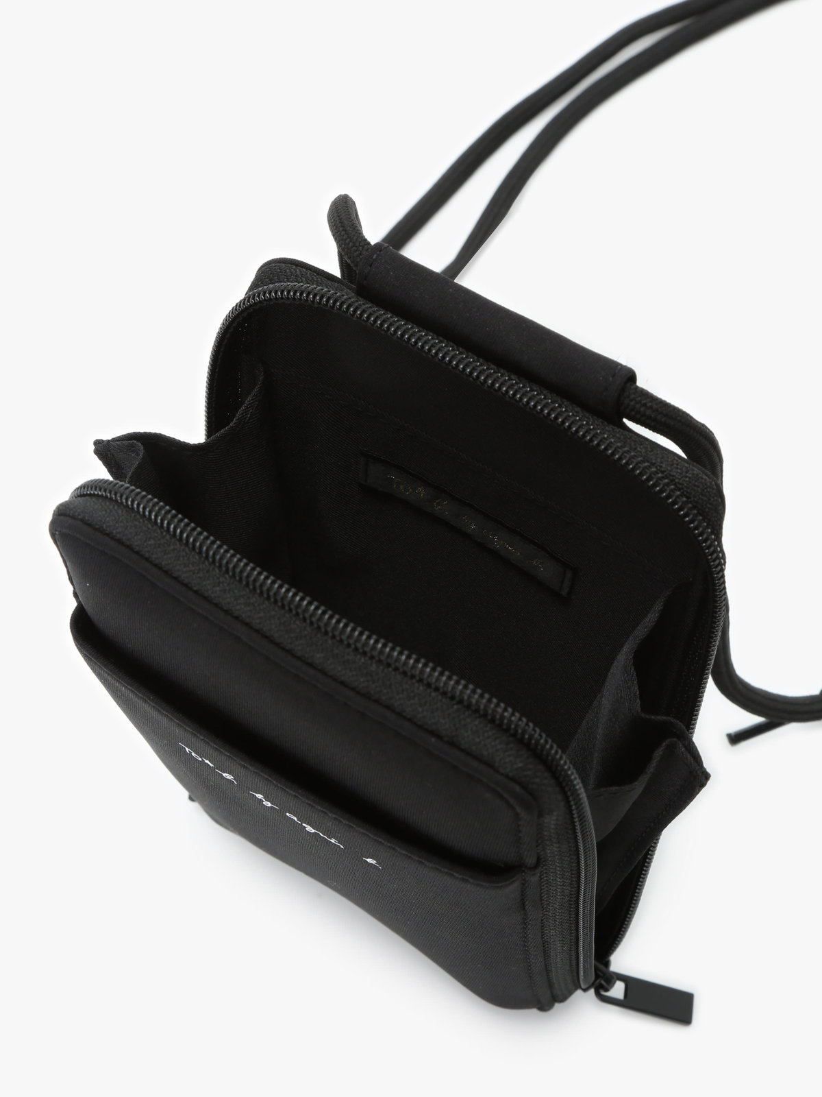 To b. by agnès b. ロゴ マルチポシェット ブラック