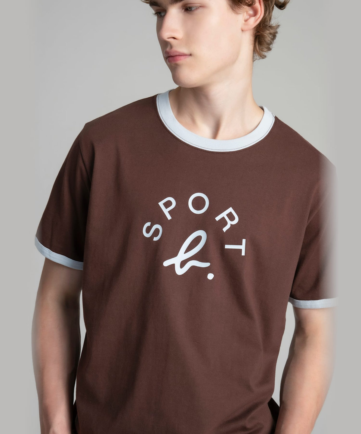 HOMME メンズ SPORT b. メンズ アーチロゴ コットン 半袖 リンガーTシャツ ベージュ