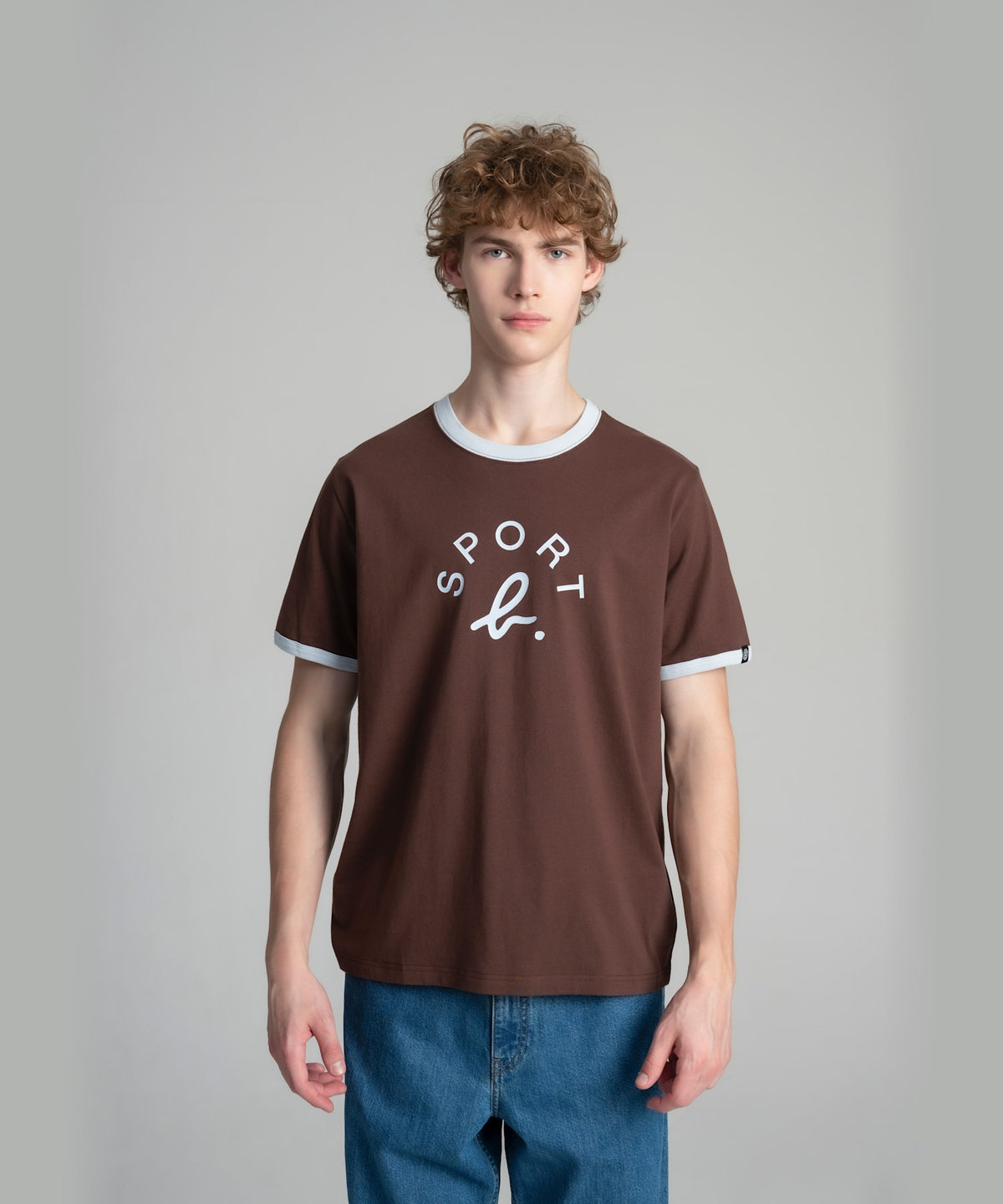HOMME メンズ SPORT b. メンズ アーチロゴ コットン 半袖 リンガーTシャツ ベージュ
