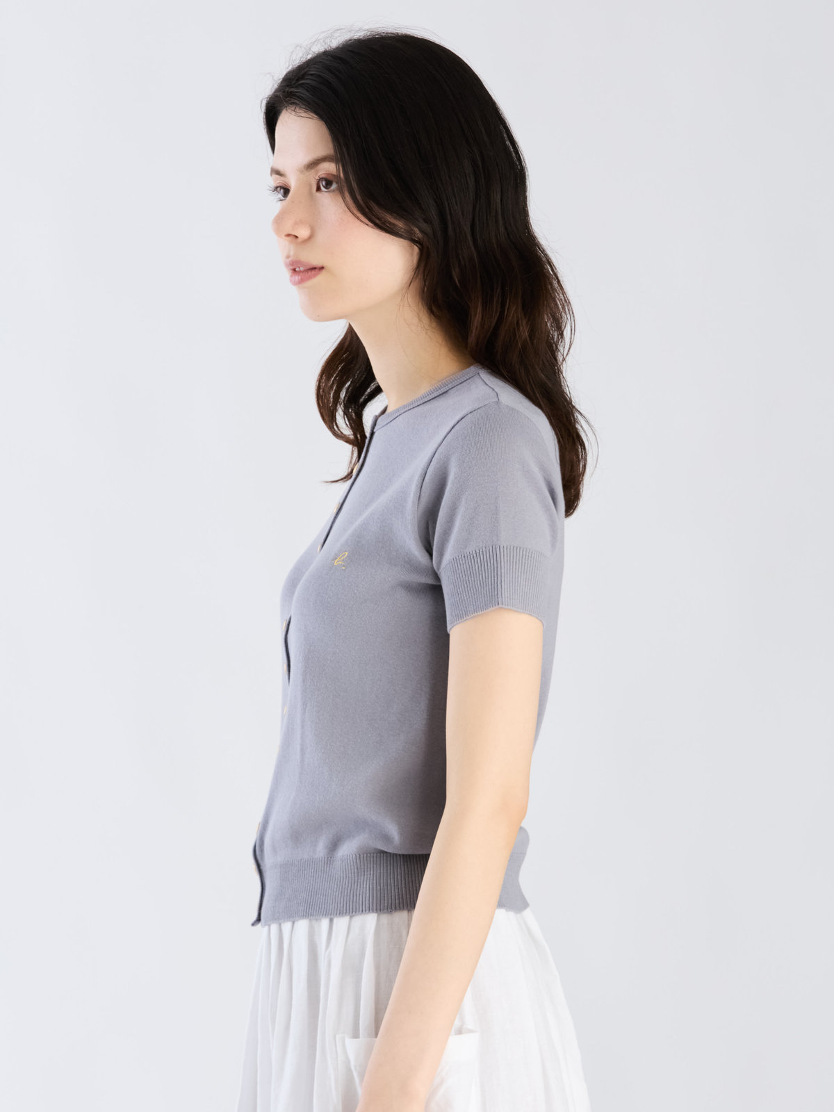 FEMME ウィメンズ "b."ロゴ刺繍 コットンニット 半袖 カーディガンプレッション "Swing" グレー