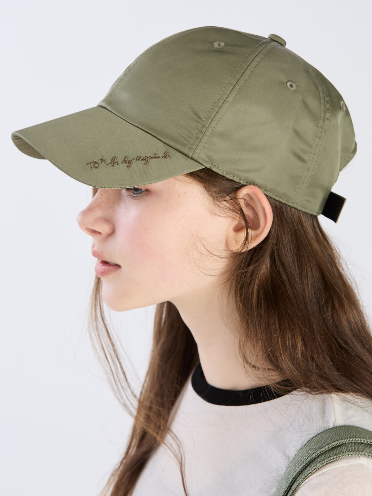 To b. by agnès b. 【Outlet】ロゴ刺繍 キャップ カーキ