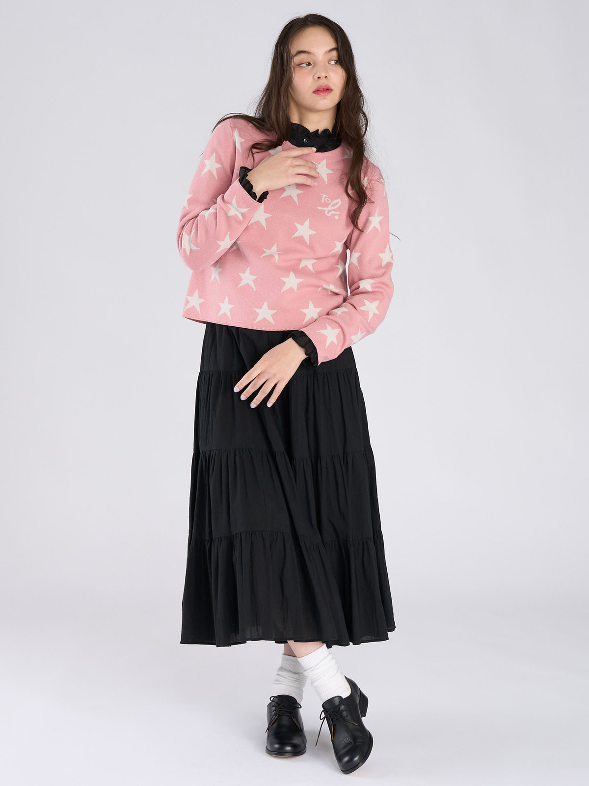 To b. by agnès b. ”To b.”ロゴ スター ジャカード ニット プルオーバー ピンク