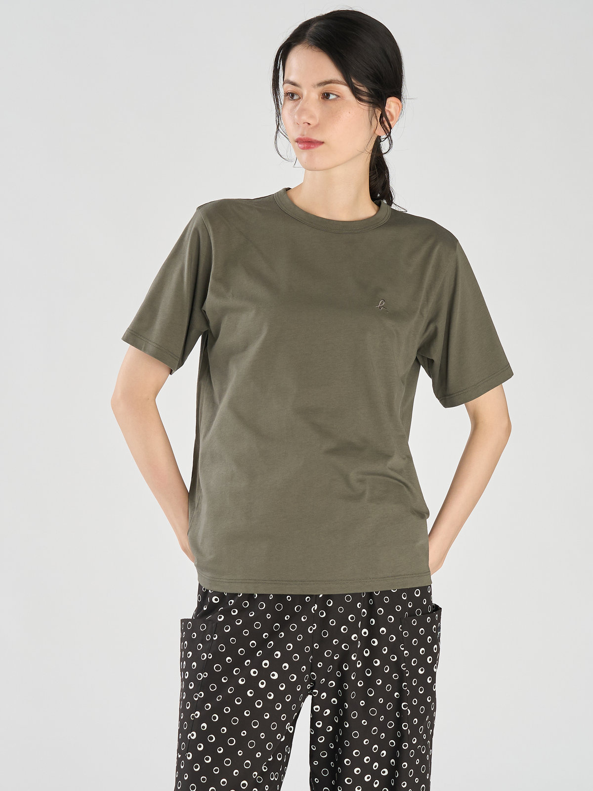 FEMME ウィメンズ "b" ロゴ 刺繍 コットン 半袖 Tシャツ "b. style" カーキ