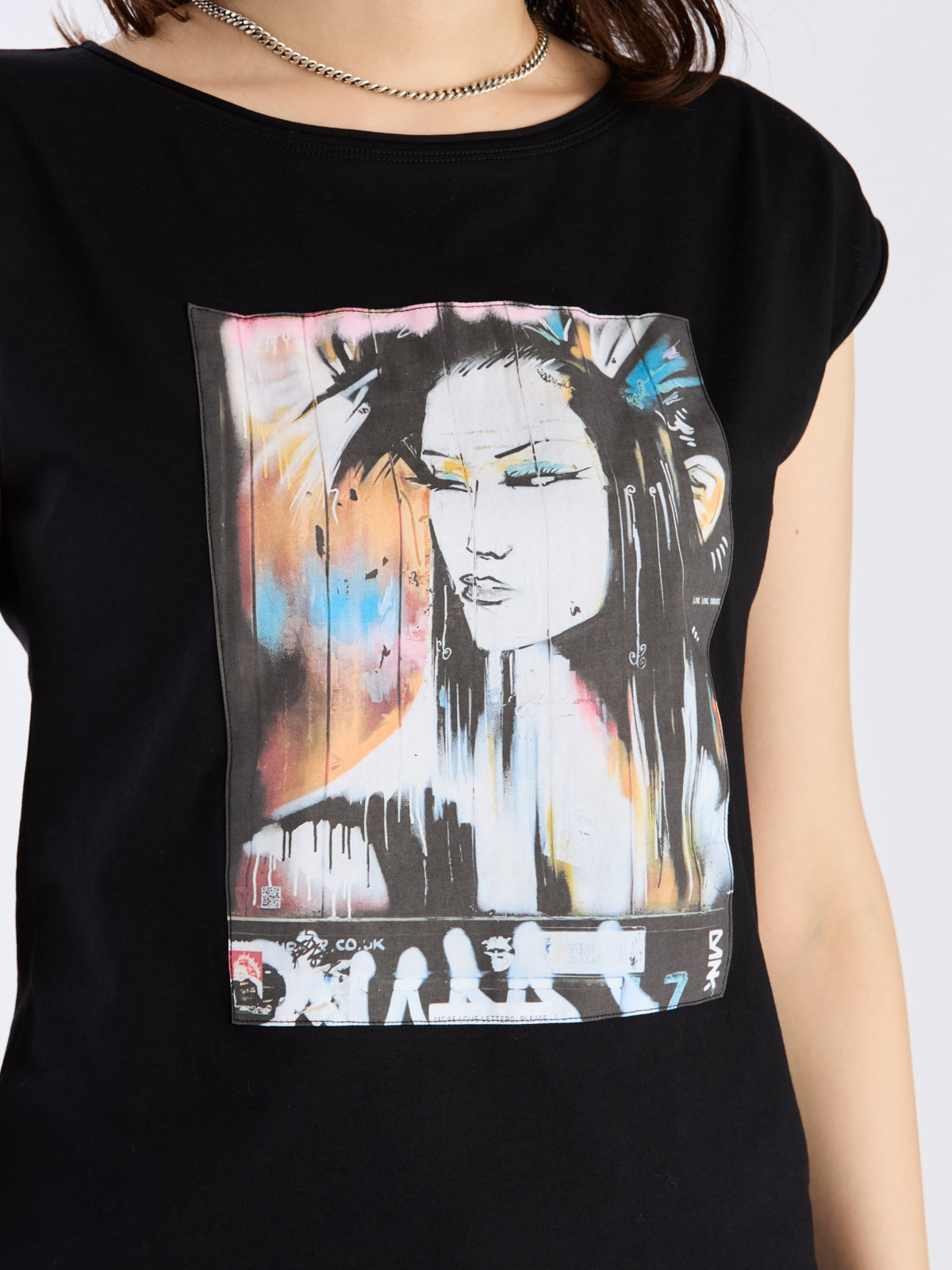 FEMME ウィメンズ 【Outlet】SEU8 TS FRAGILE アーティストTシャツ Dan Kitchener ブラック