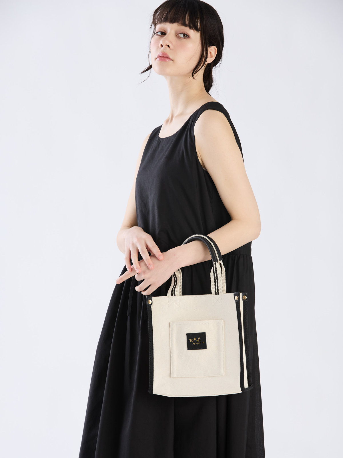 To b. by agnès b. ロゴ レザーネーム ミニ トートバッグ ホワイト