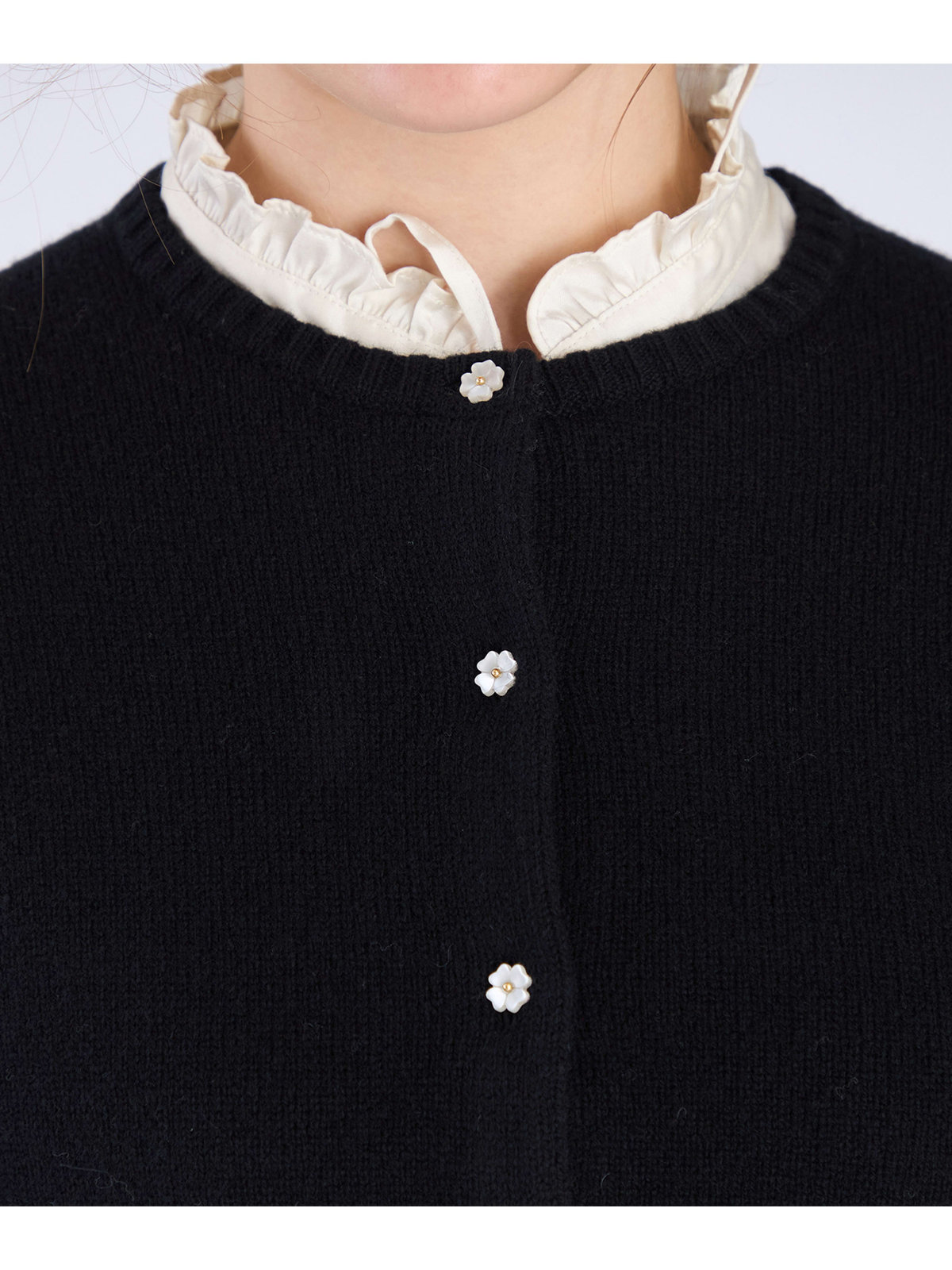 To b. by agnès b. 【Outlet】ウール フラワーボタン カーディガン ブラック