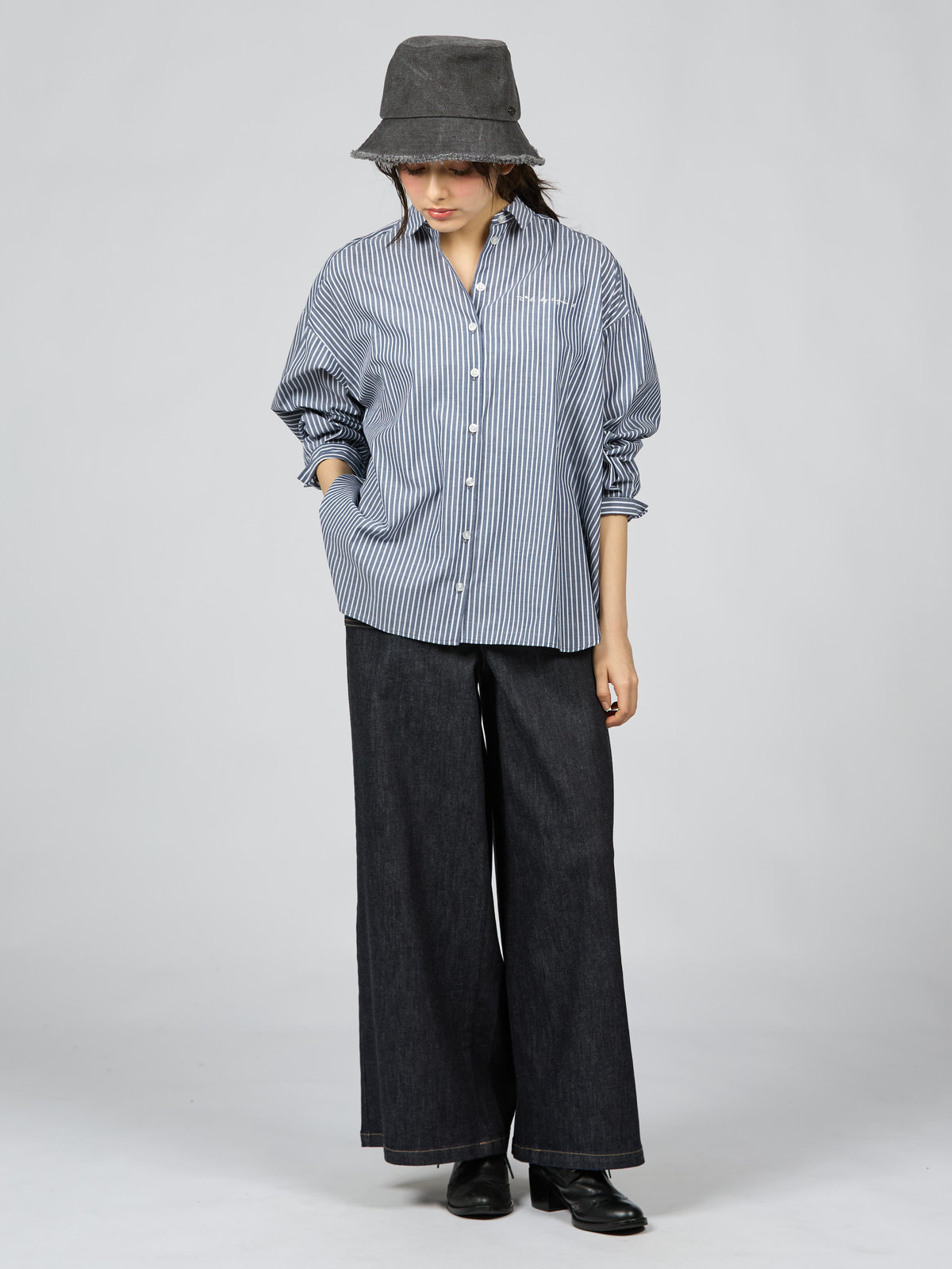 To b. by agnès b. ストライプ コットン ロングスリーブ シャツ ネイビー