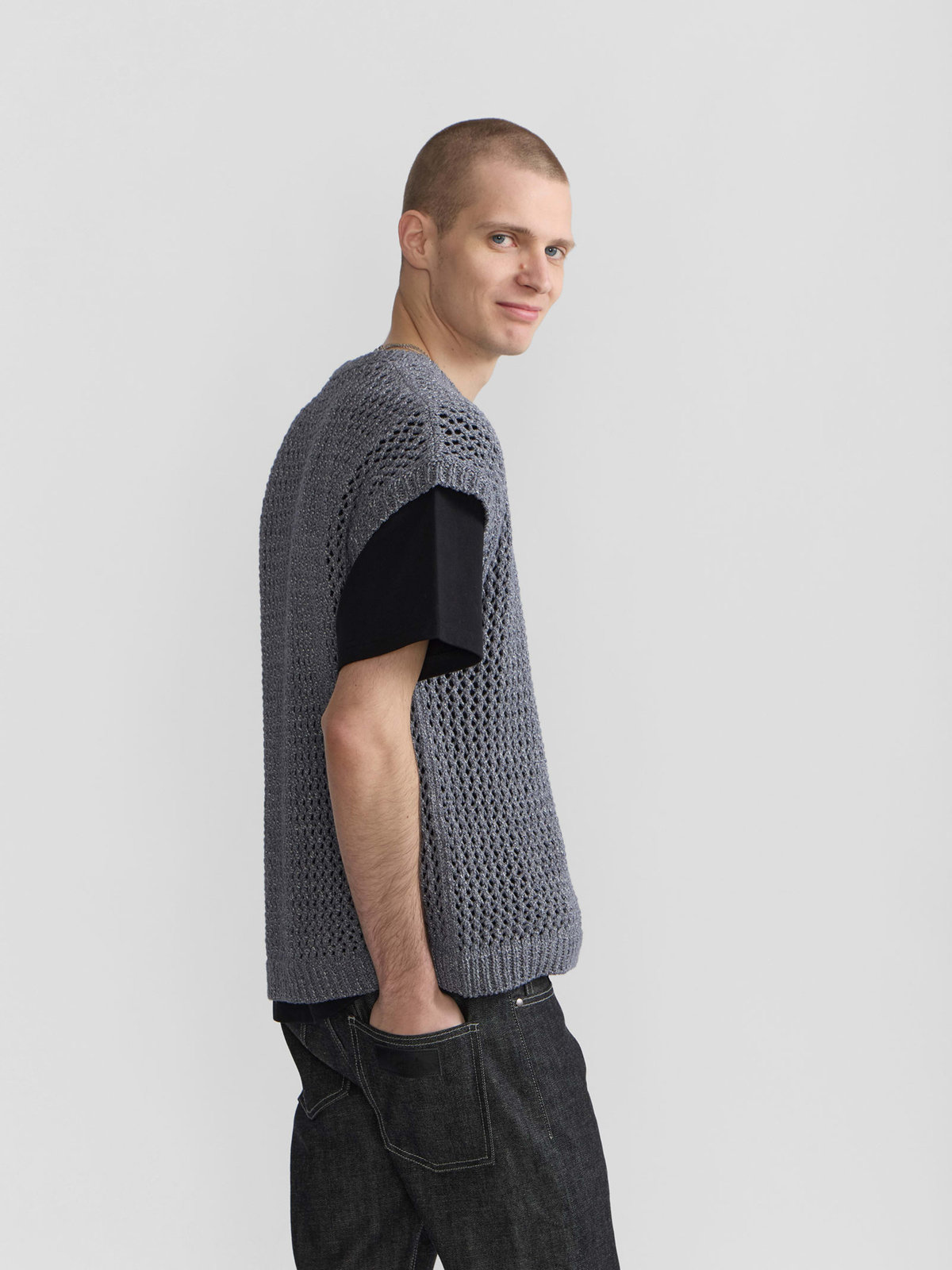 HOMME メンズ メンズ フィッシュネット コットン ノースリーブ ニット プルオーバー "Cary" グレー