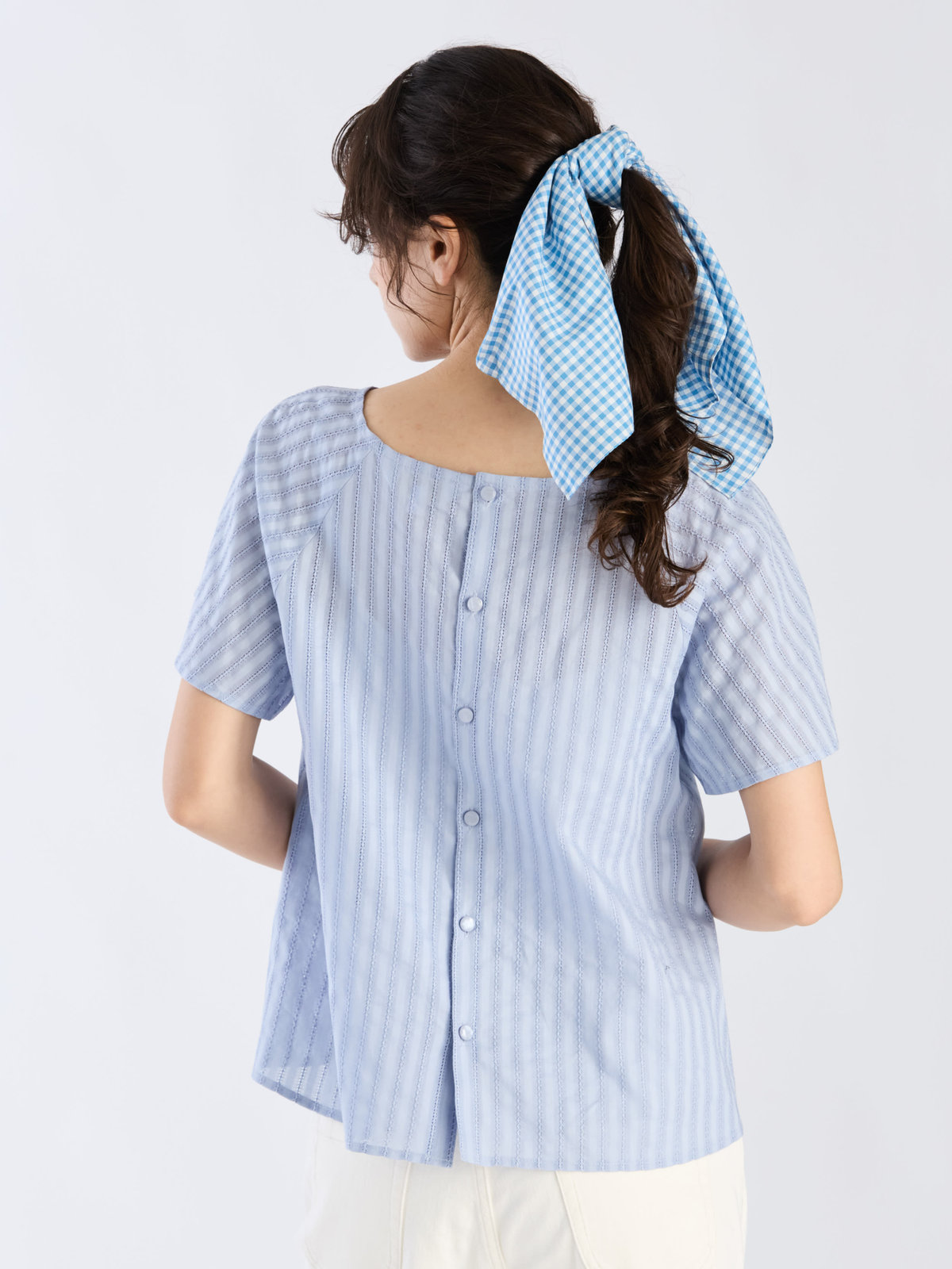 To b. by agnès b. 【Outlet】からみ織 コットン 半袖 ブラウス ブルー