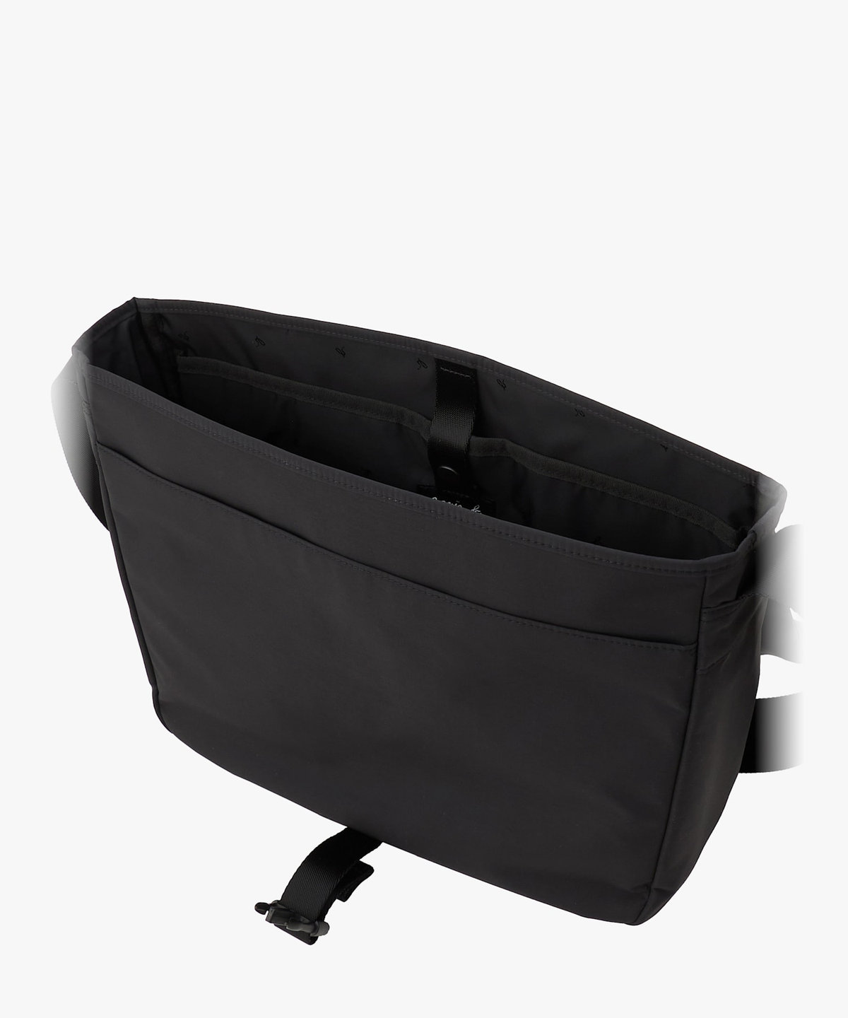 VOYAGE メンズ バッグ＆ウォレット ナイロン ラージ ショルダーバッグ "Trip" ZAH01-09 ブラック