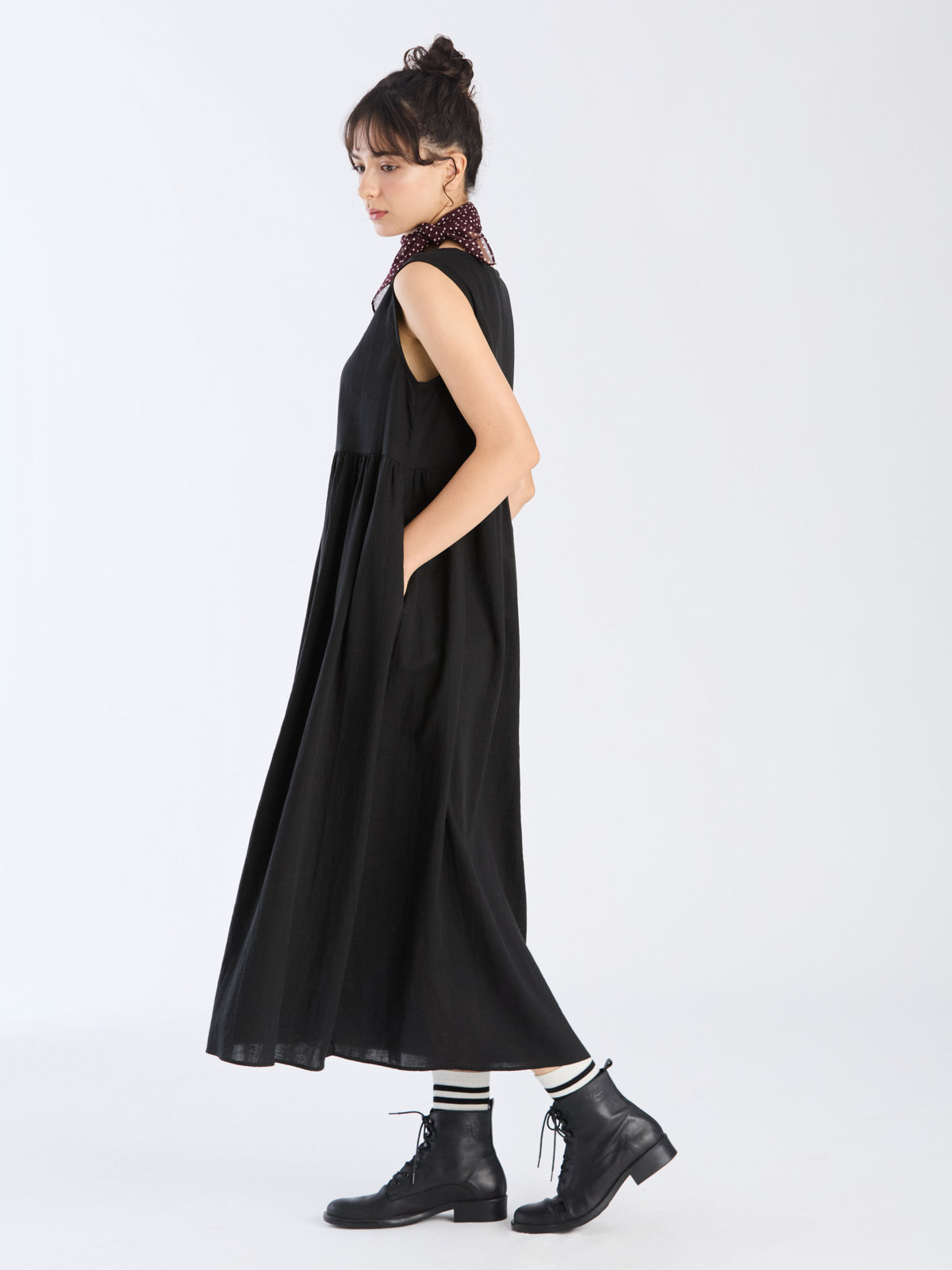 To b. by agnès b. 【Outlet】コットン Wガーゼ ノースリーブ ロングワンピース ブラック