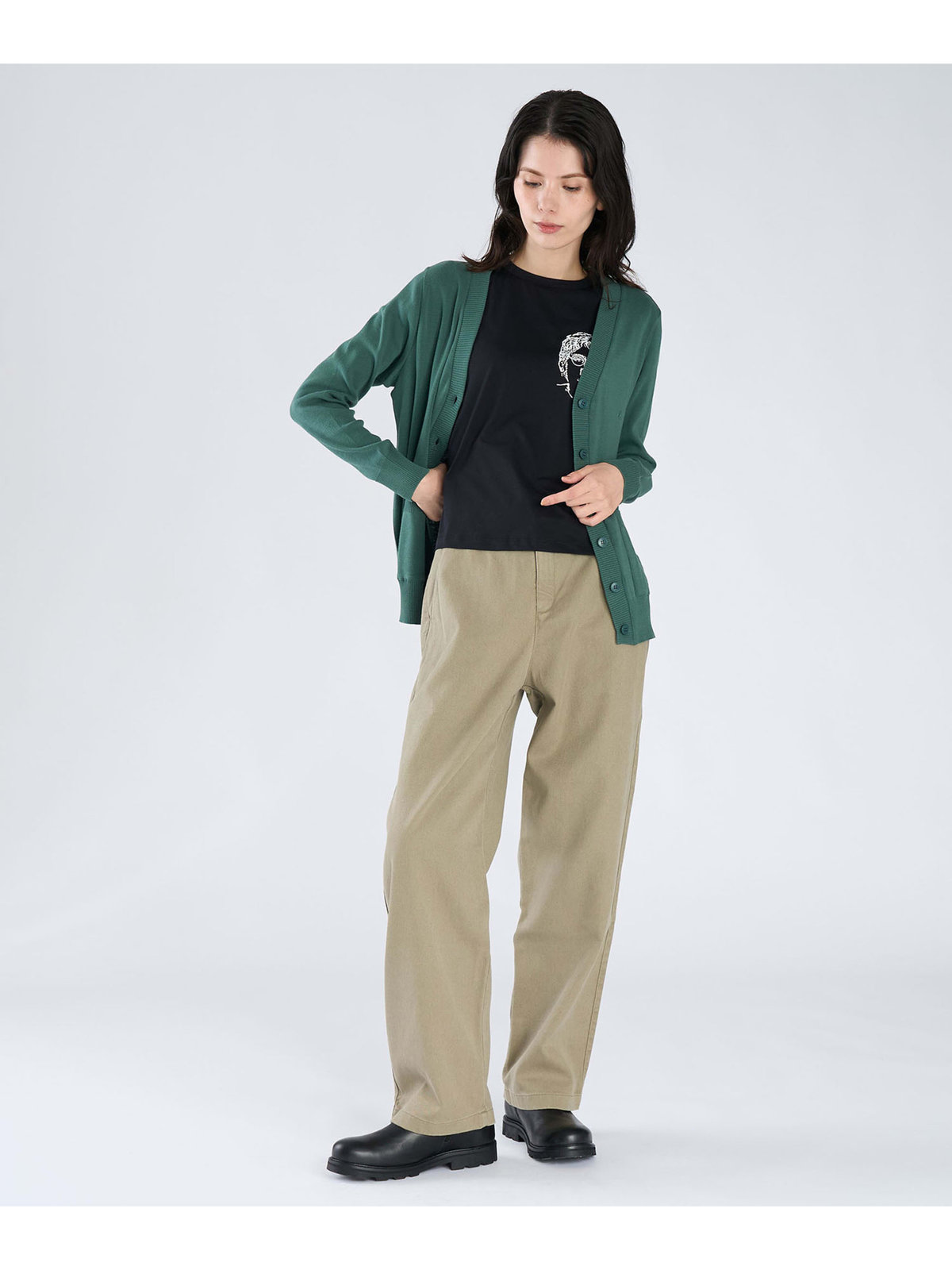 FEMME ウィメンズ ”b.”ロゴ刺繍 コットン Vネック ニットカーディガン ”Homme” グリーン系その他