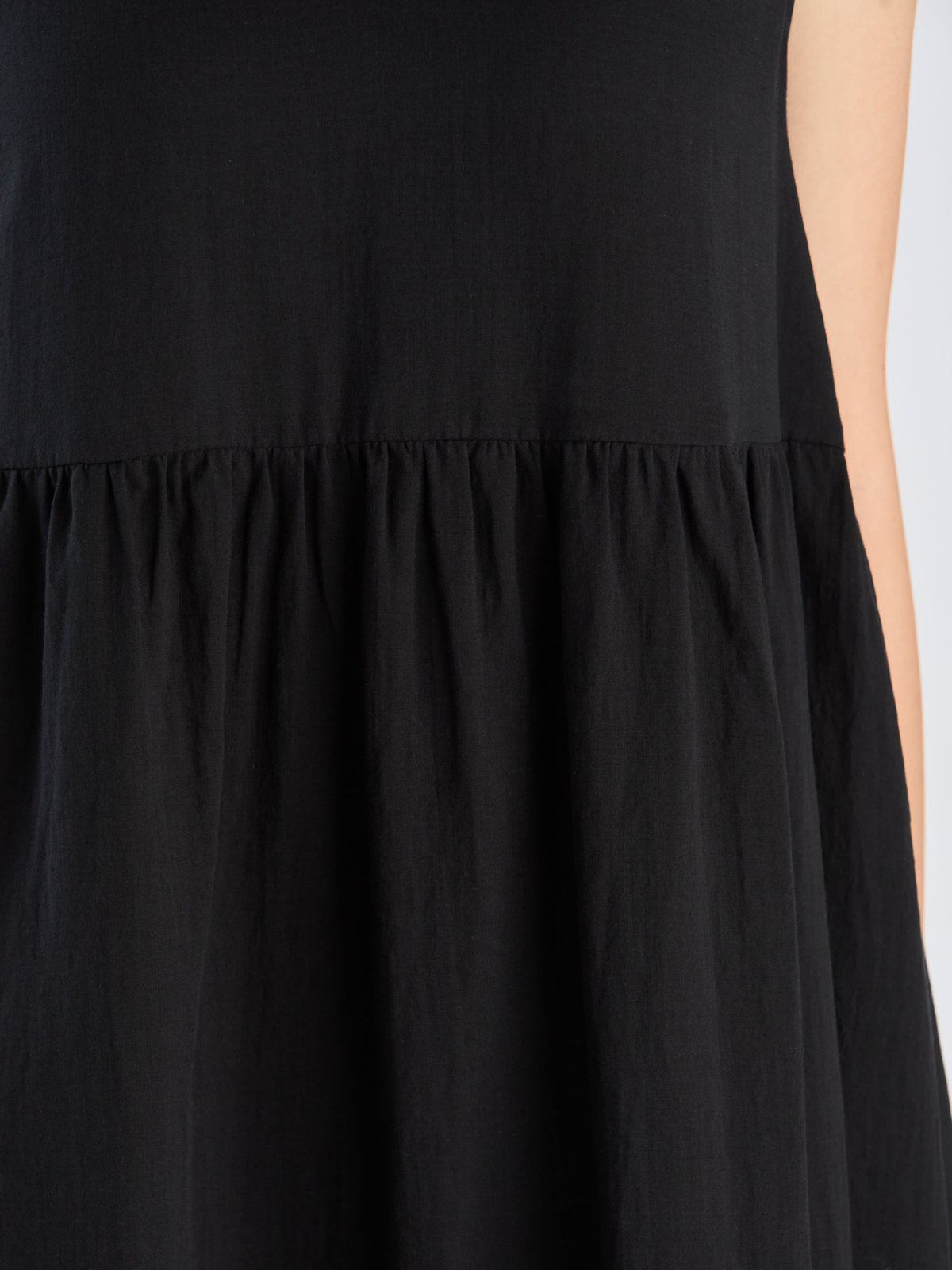 To b. by agnès b. 【Outlet】コットン Wガーゼ ノースリーブ ロングワンピース ブラック