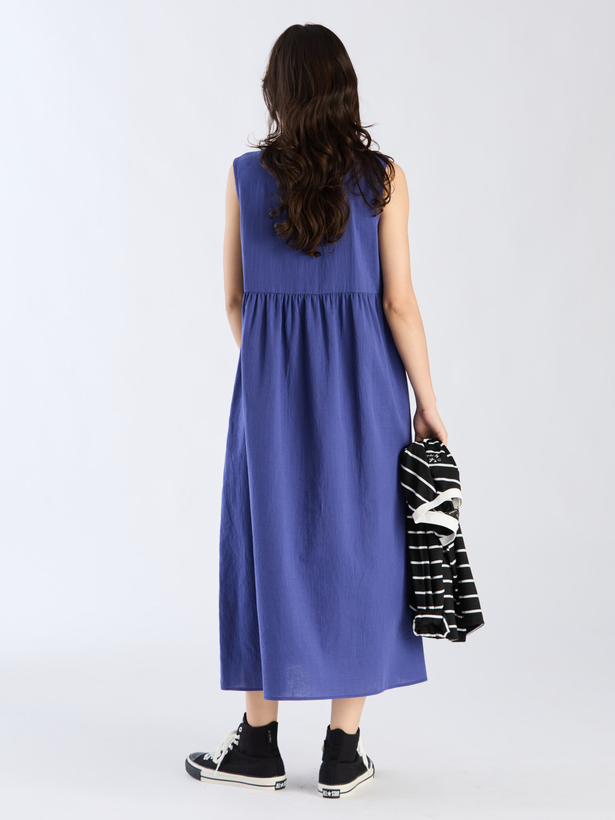 To b. by agnès b. 【Outlet】コットン Wガーゼ ノースリーブ ロングワンピース ブルー