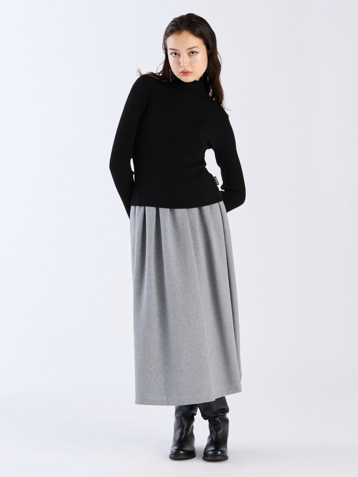 To b. by agnès b. 【Outlet】セミフレアスカート グレー