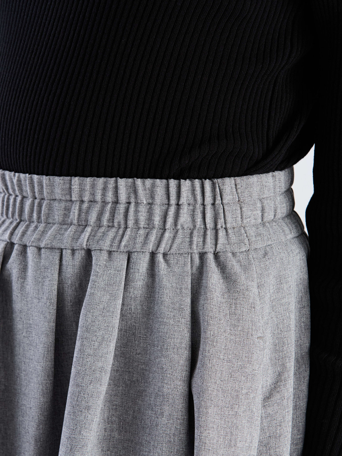 To b. by agnès b. 【Outlet】セミフレアスカート グレー