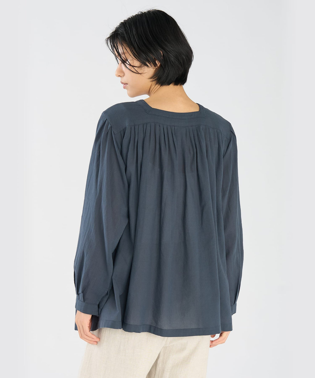 FEMME ウィメンズ ガーゼ調コットン スクエアネック 長袖 ブラウス "Angus" グレー