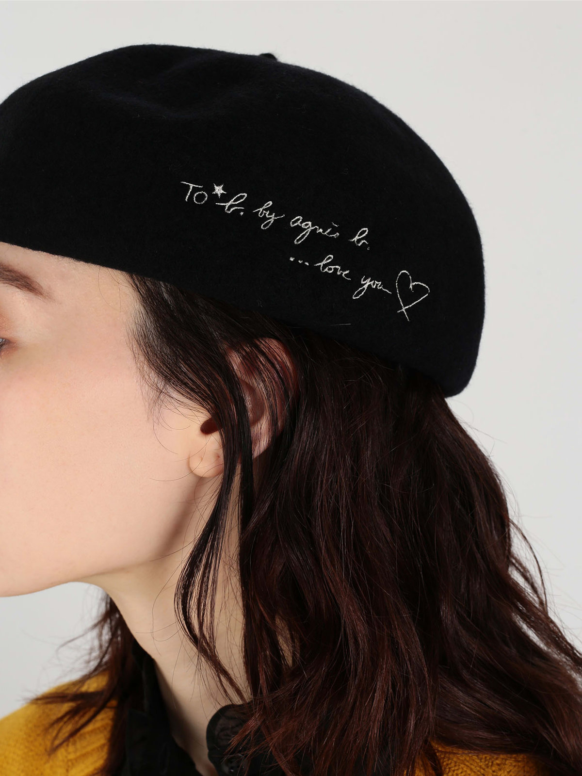 To b. by agnès b. ロゴ 刺繍 ウール ベレー "Love you" ブラック