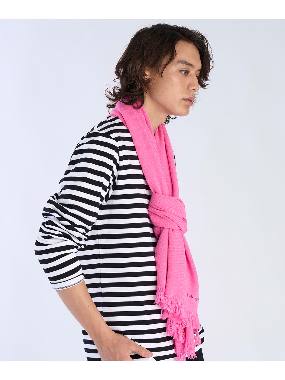 To b. by agnès b. 【Outlet】ロゴ刺繍 ライトウェーブストール ピンク