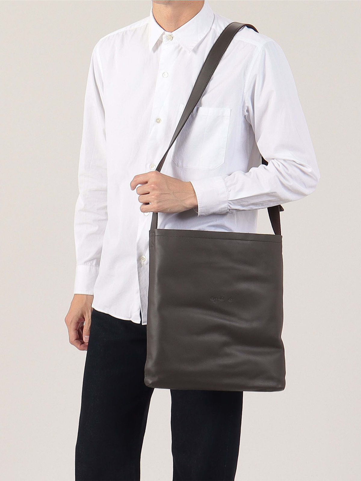 VOYAGE メンズ バッグ＆ウォレット レザー ショルダーバッグ "Peter"  PAH02Z-02 ブラウン系その他