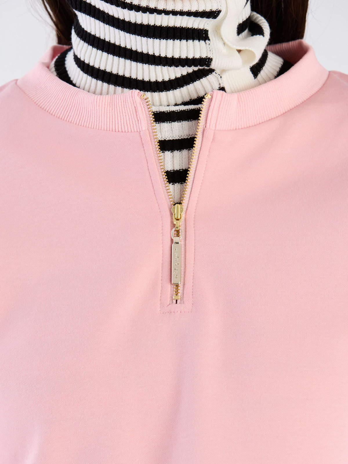 To b. by agnès b. 【Outlet】ハーフジッププルオーバー ピンク