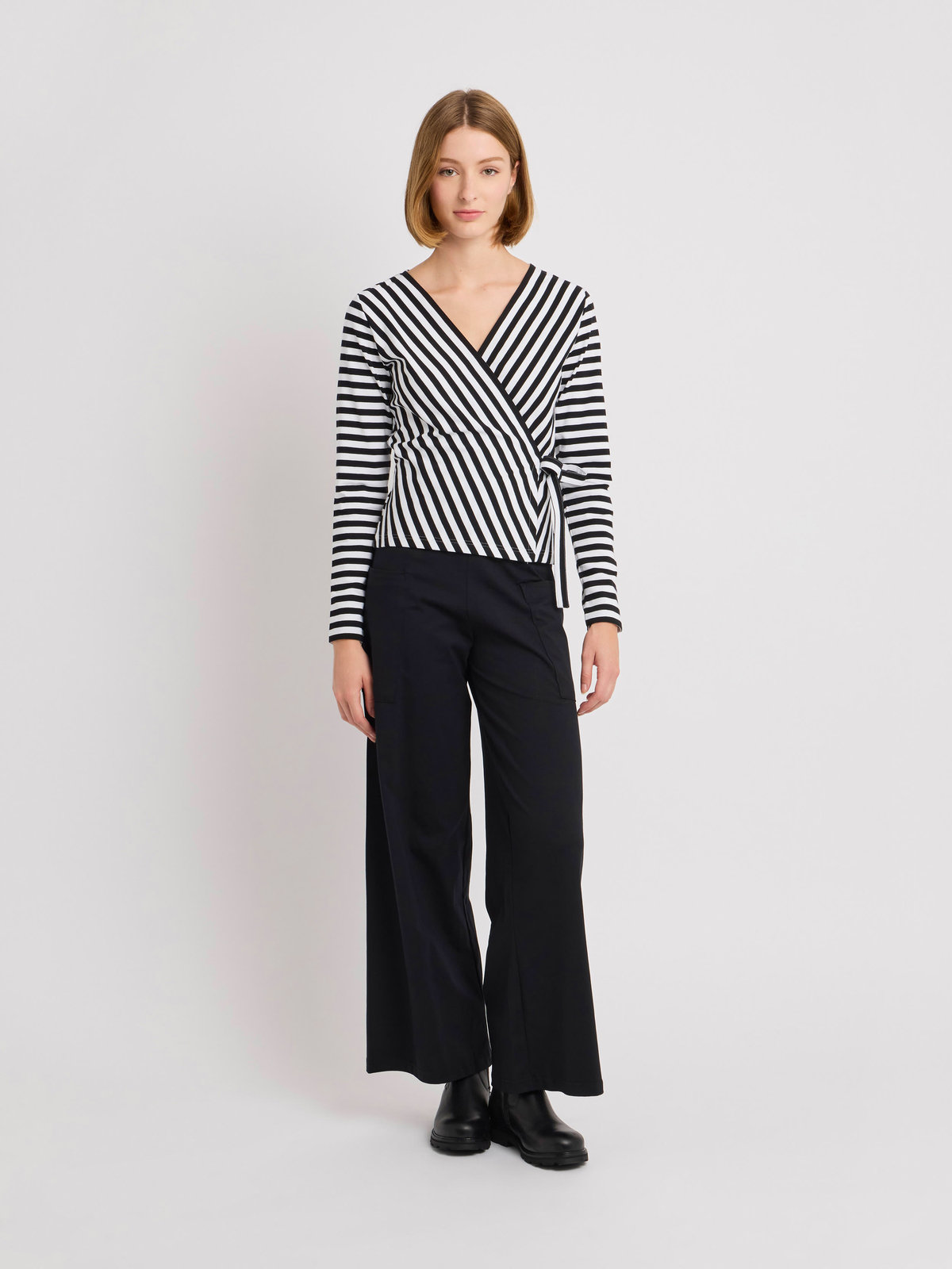 FEMME ウィメンズ ストライプ コットン 長袖 カシュクール トップス ”Zen” ホワイト×ブラック