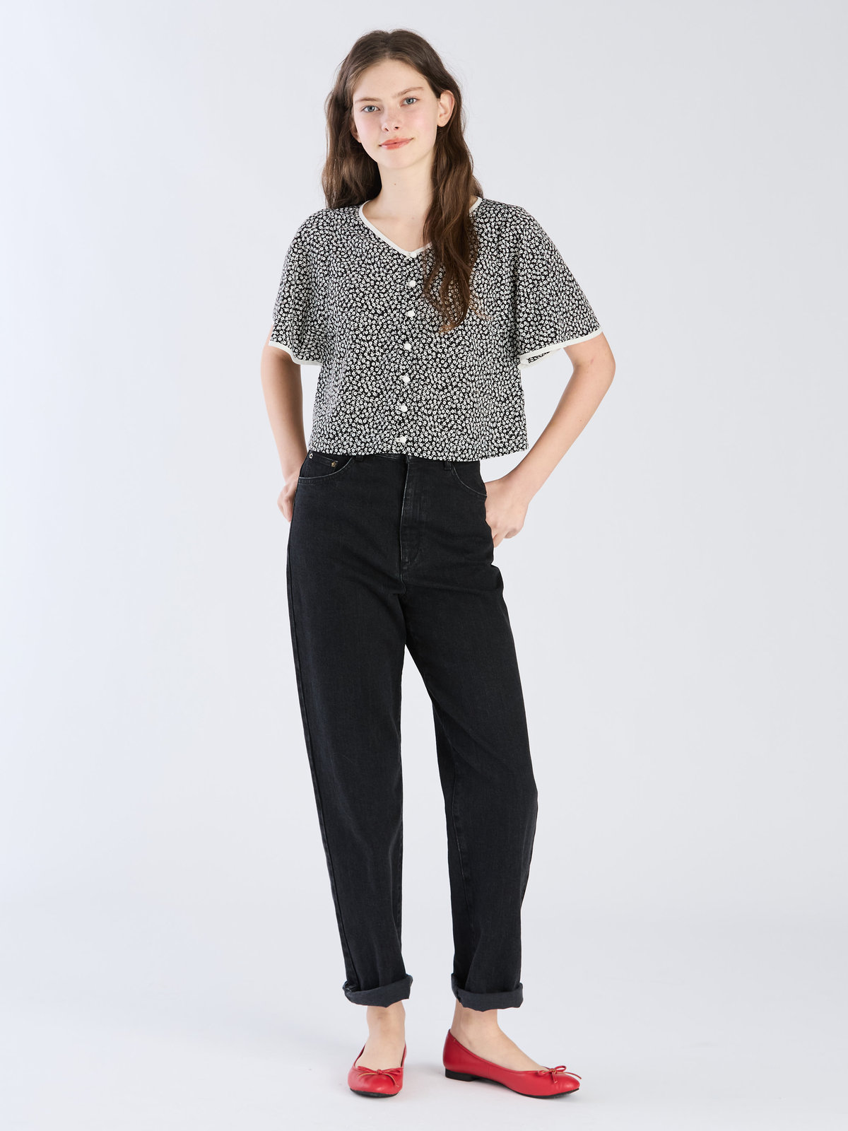 To b. by agnès b. 【Outlet】フラワープリント 半袖 ブラウス ブラック