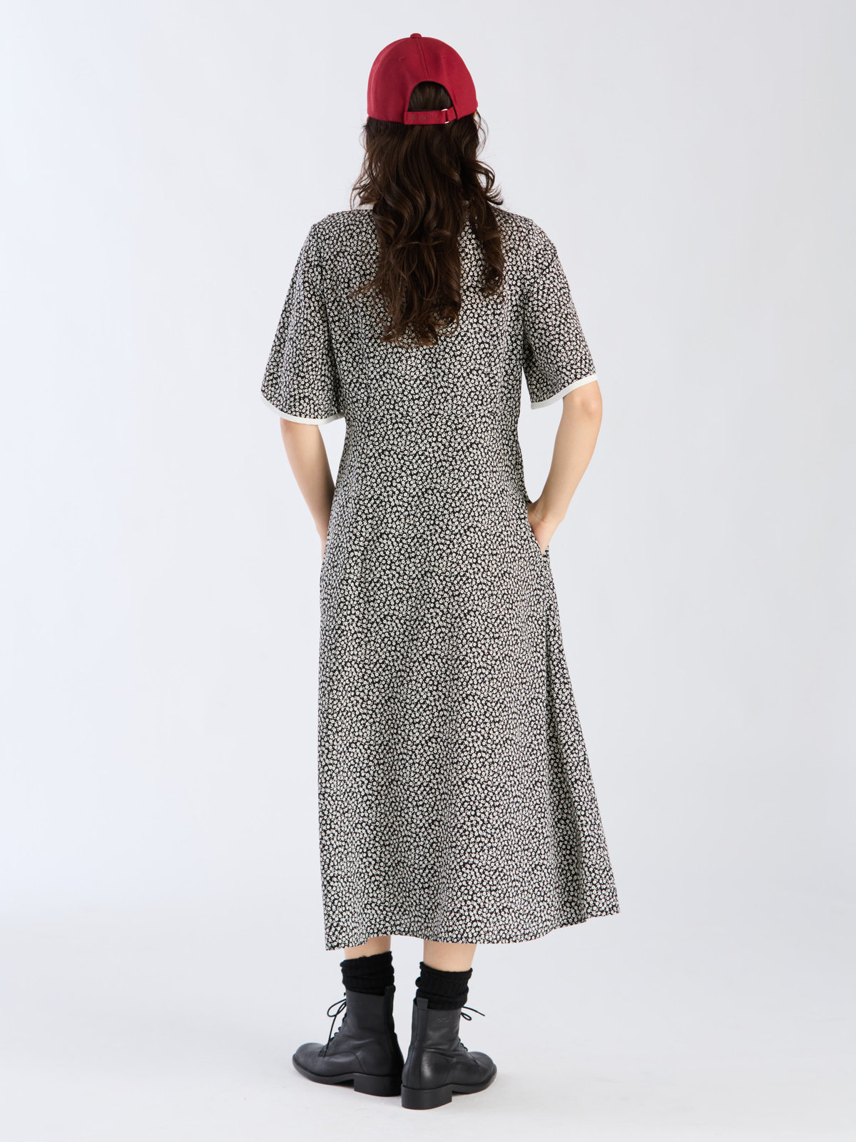 To b. by agnès b. 【Outlet】フラワープリント 半袖 ワンピース ブラック