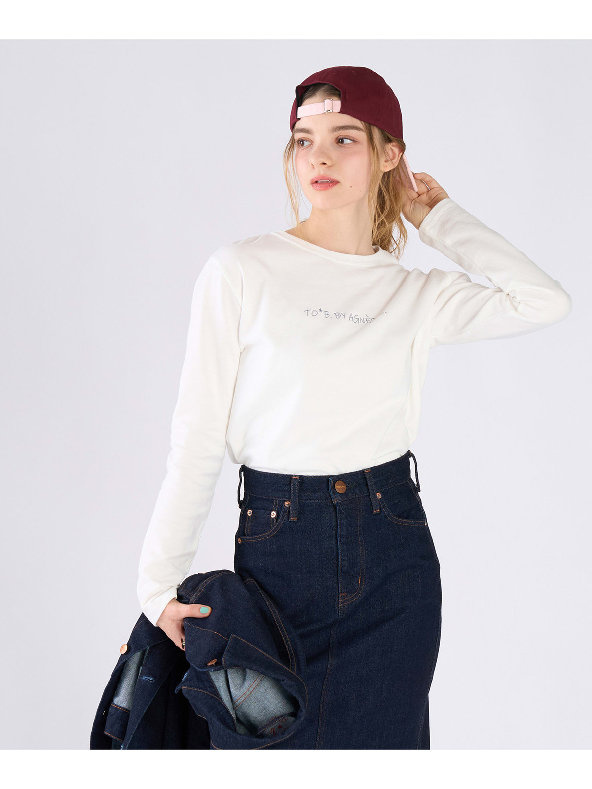 To b. by agnès b. エンブロゴロングTシャツ ホワイト