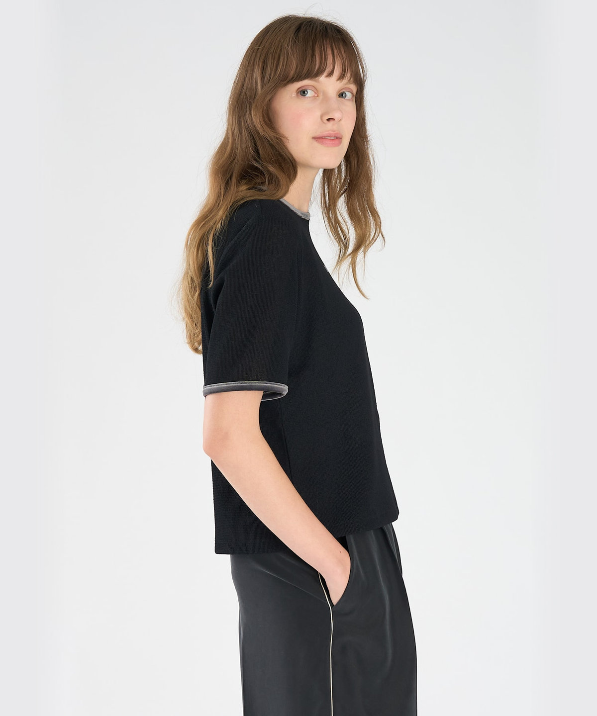 To b. by agnès b. ロゴ ワッフルTシャツ ブラック