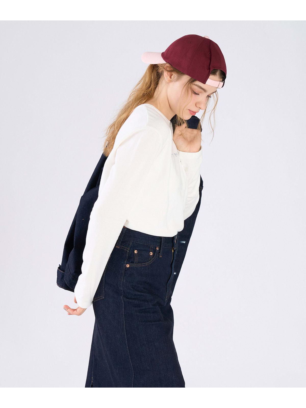 To b. by agnès b. エンブロゴロングTシャツ ホワイト