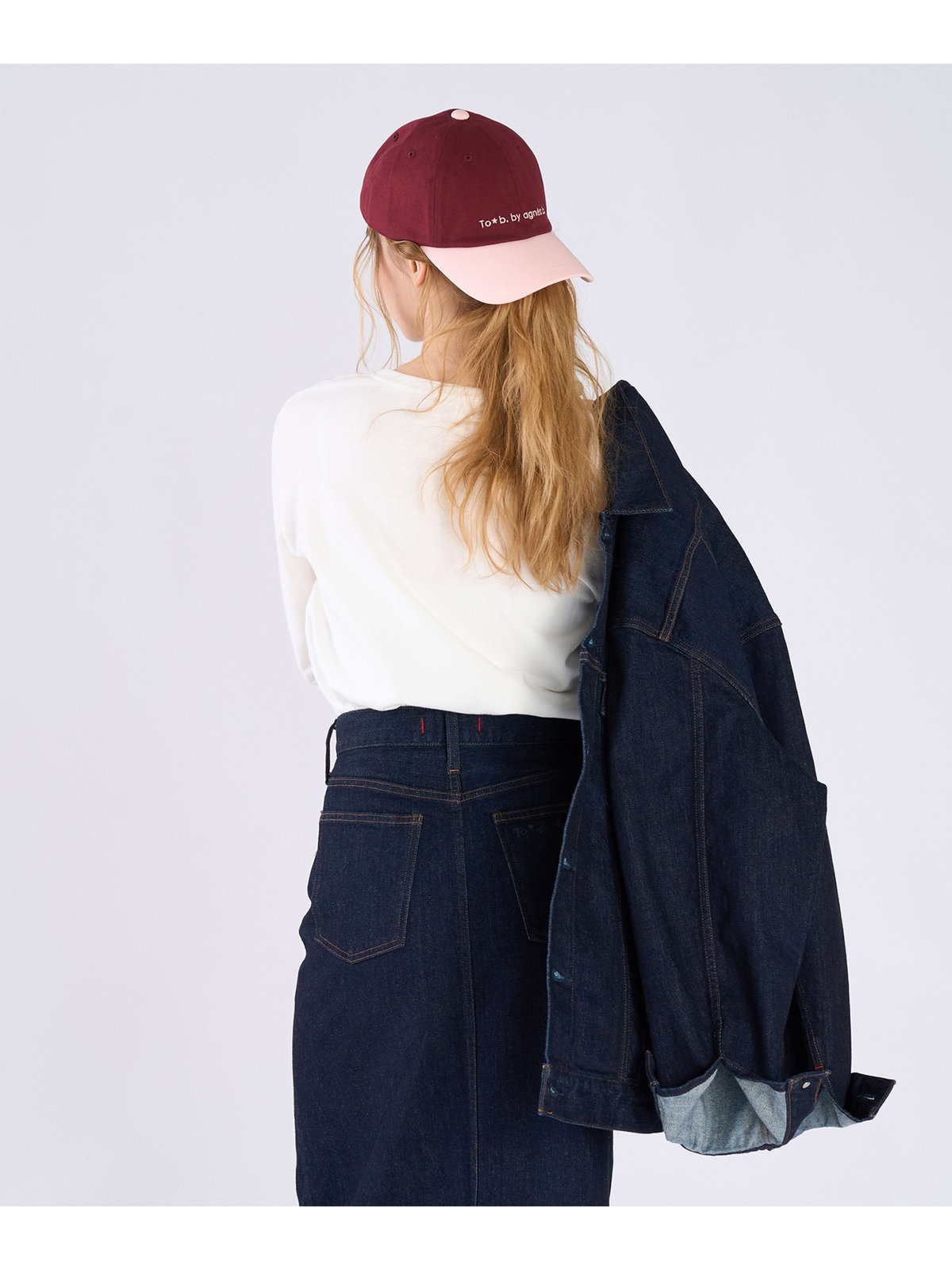 To b. by agnès b. エンブロゴロングTシャツ ホワイト