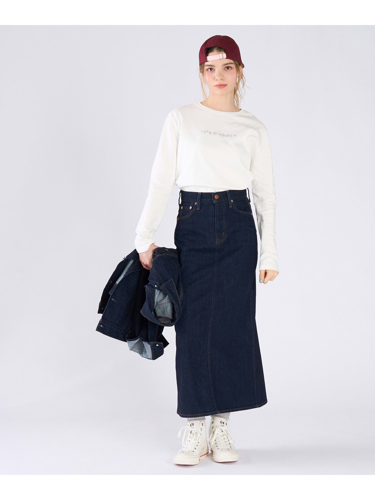 To b. by agnès b. エンブロゴロングTシャツ ホワイト