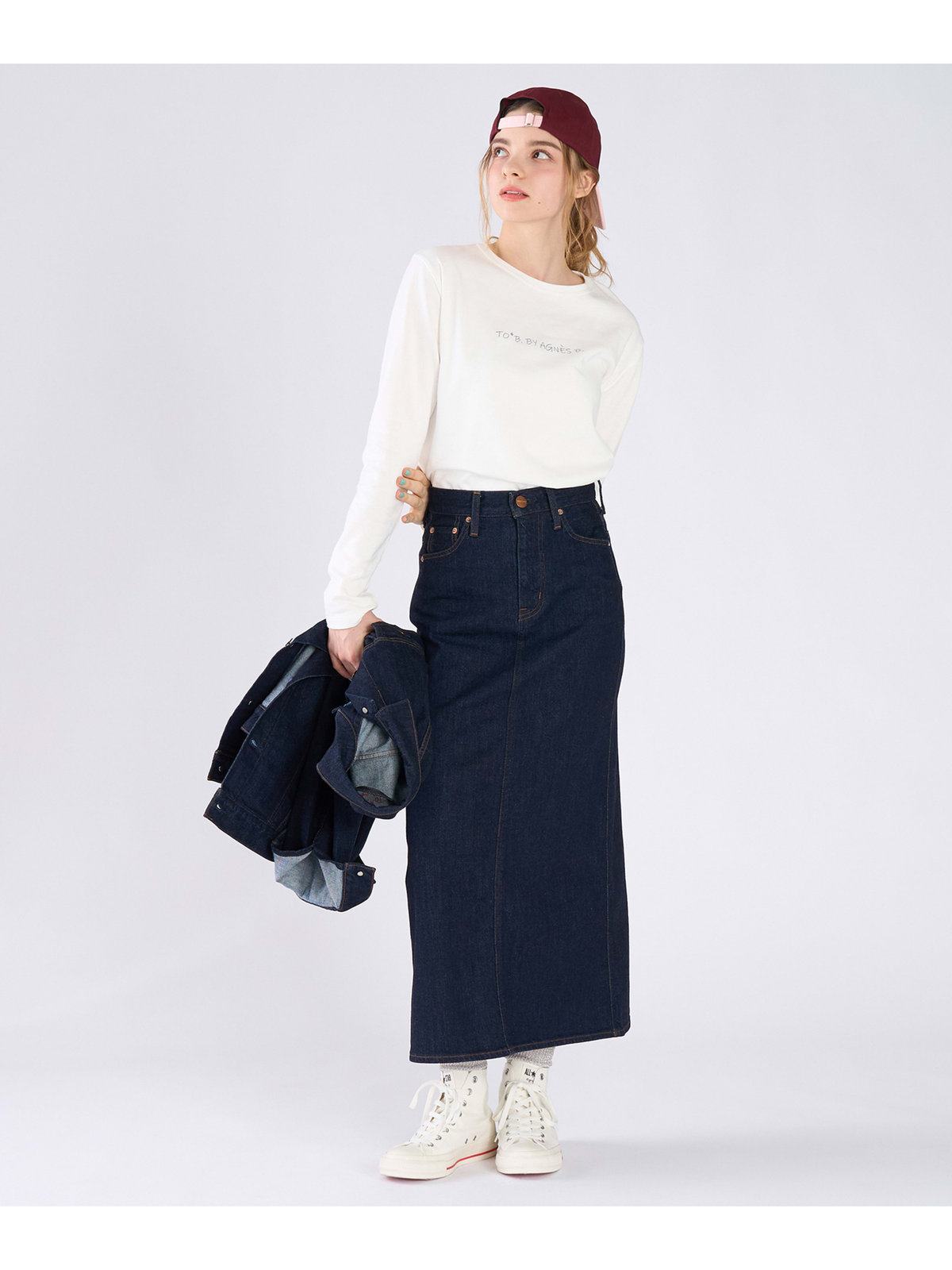 To b. by agnès b. エンブロゴロングTシャツ ホワイト